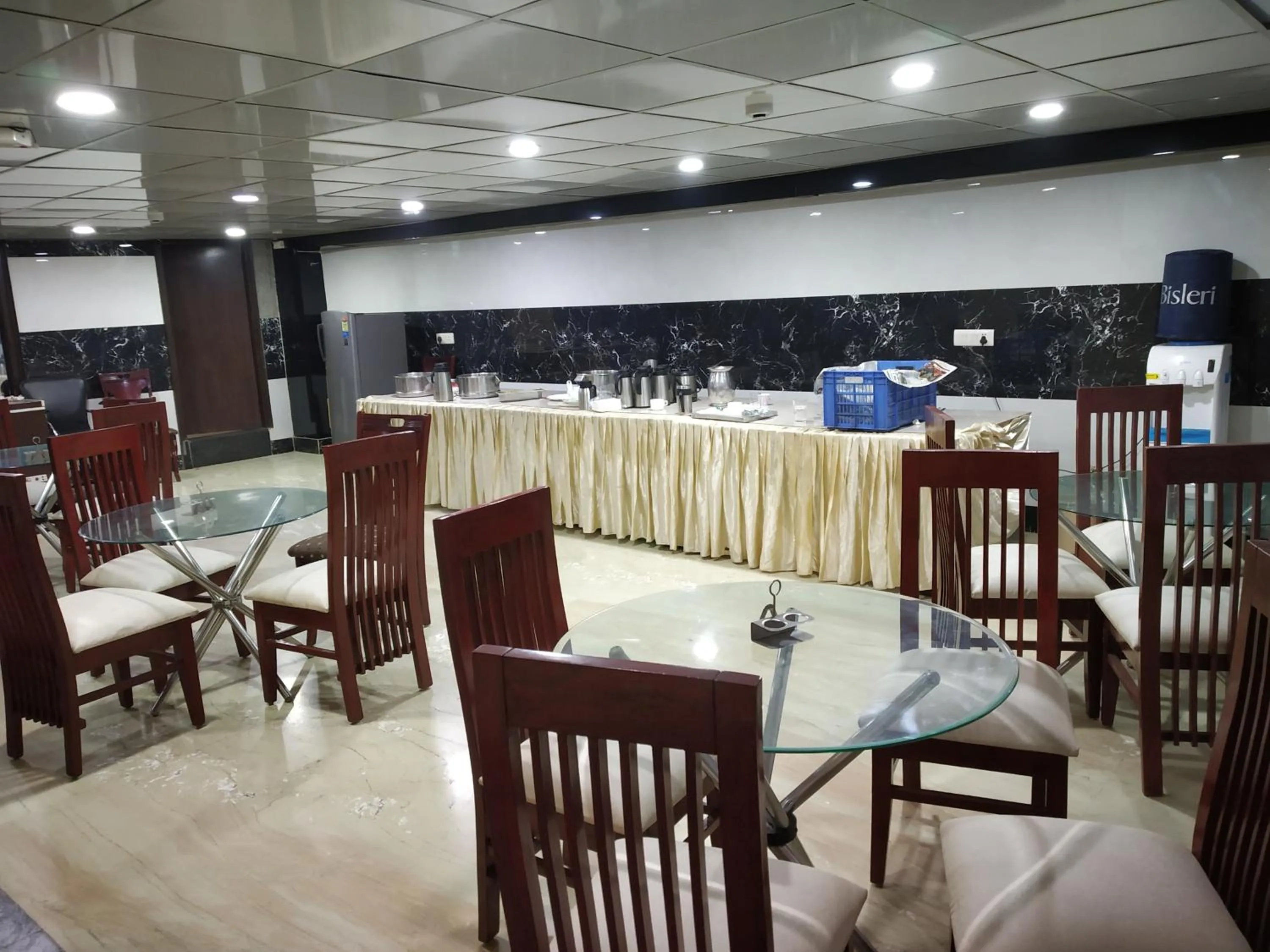 Restaurant/places to eat in Sohi Residency