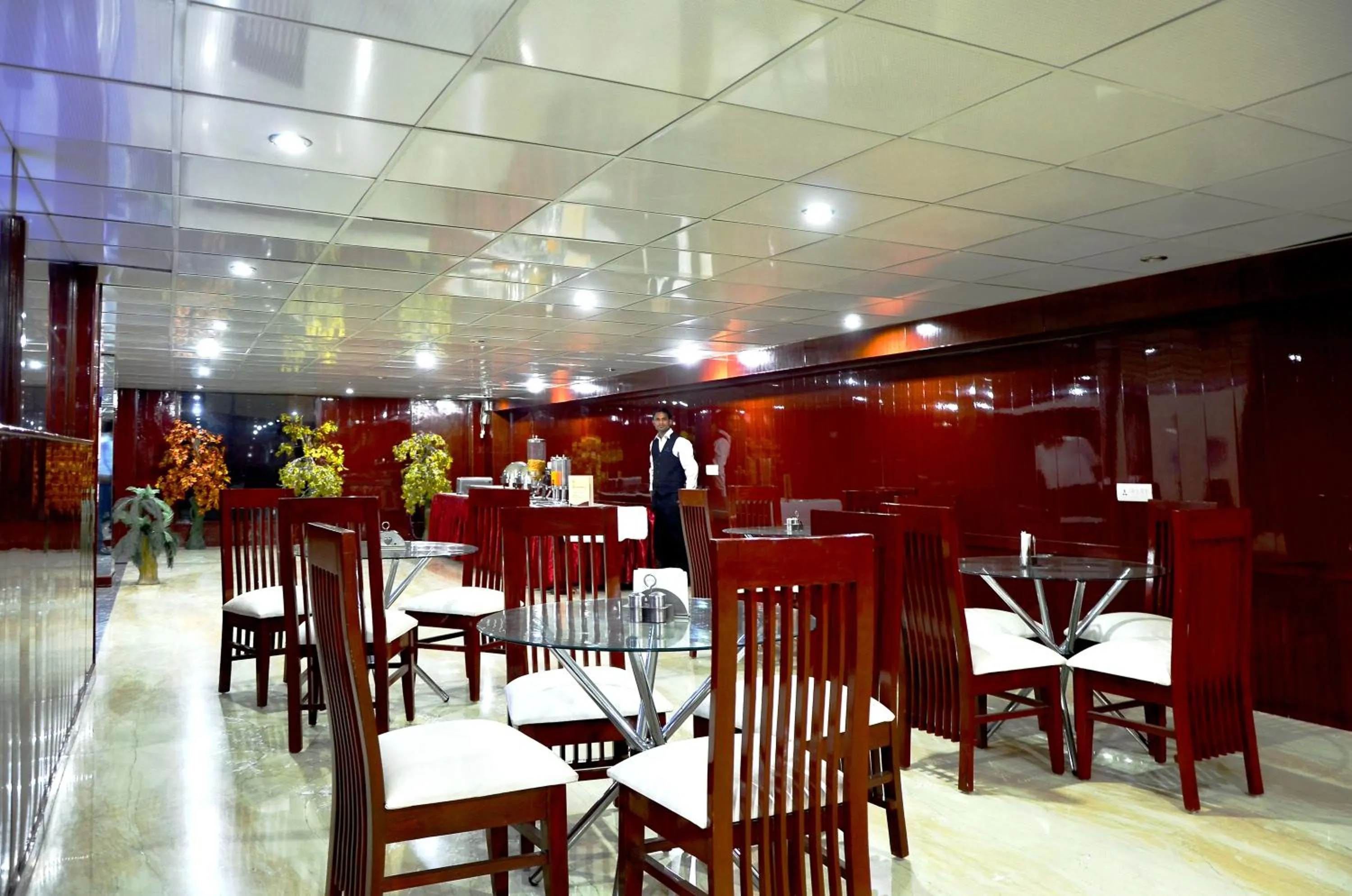Restaurant/places to eat in Sohi Residency