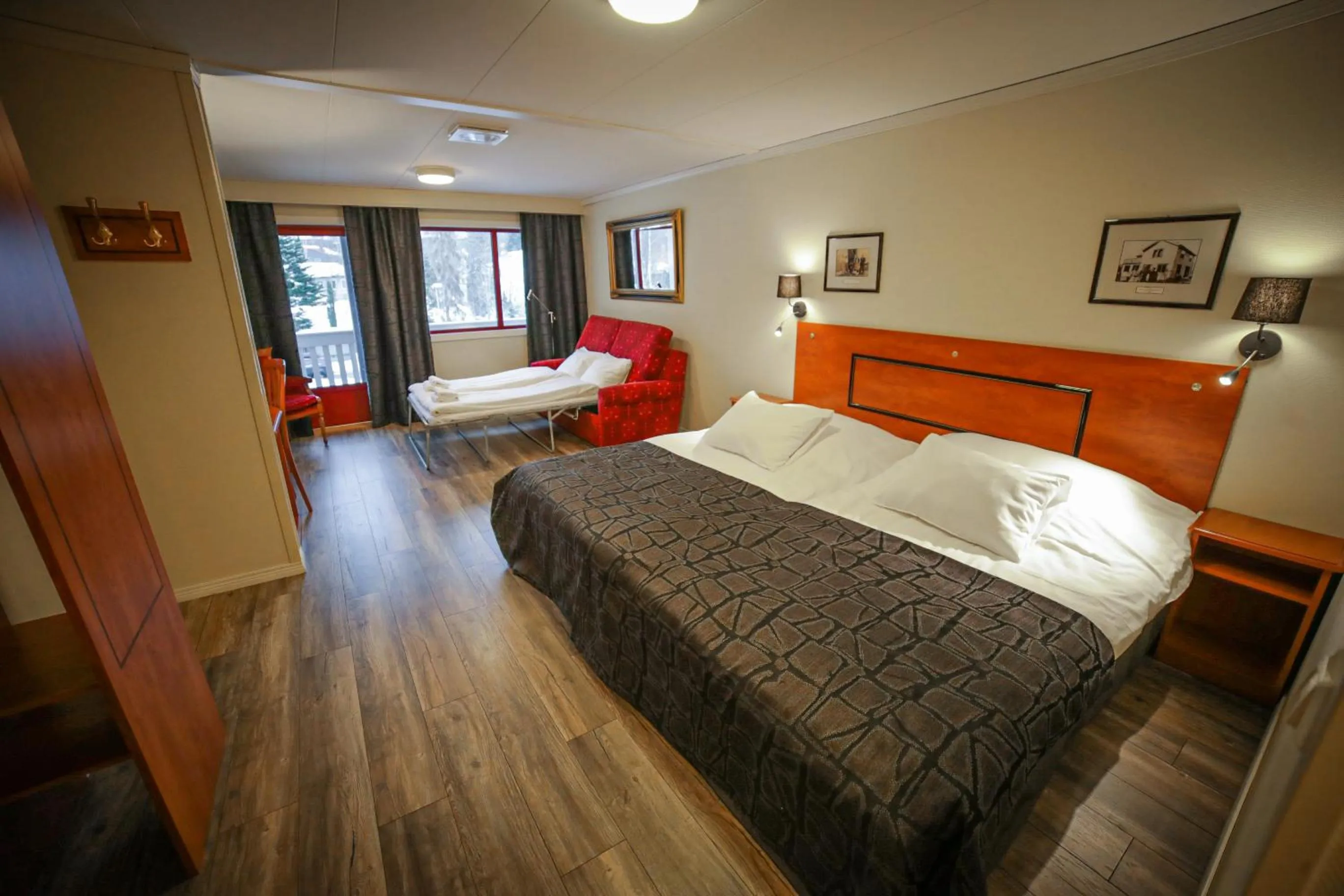 Photo of the whole room, Bed in Vesterland Feriepark Hytter, hotell og leikeland