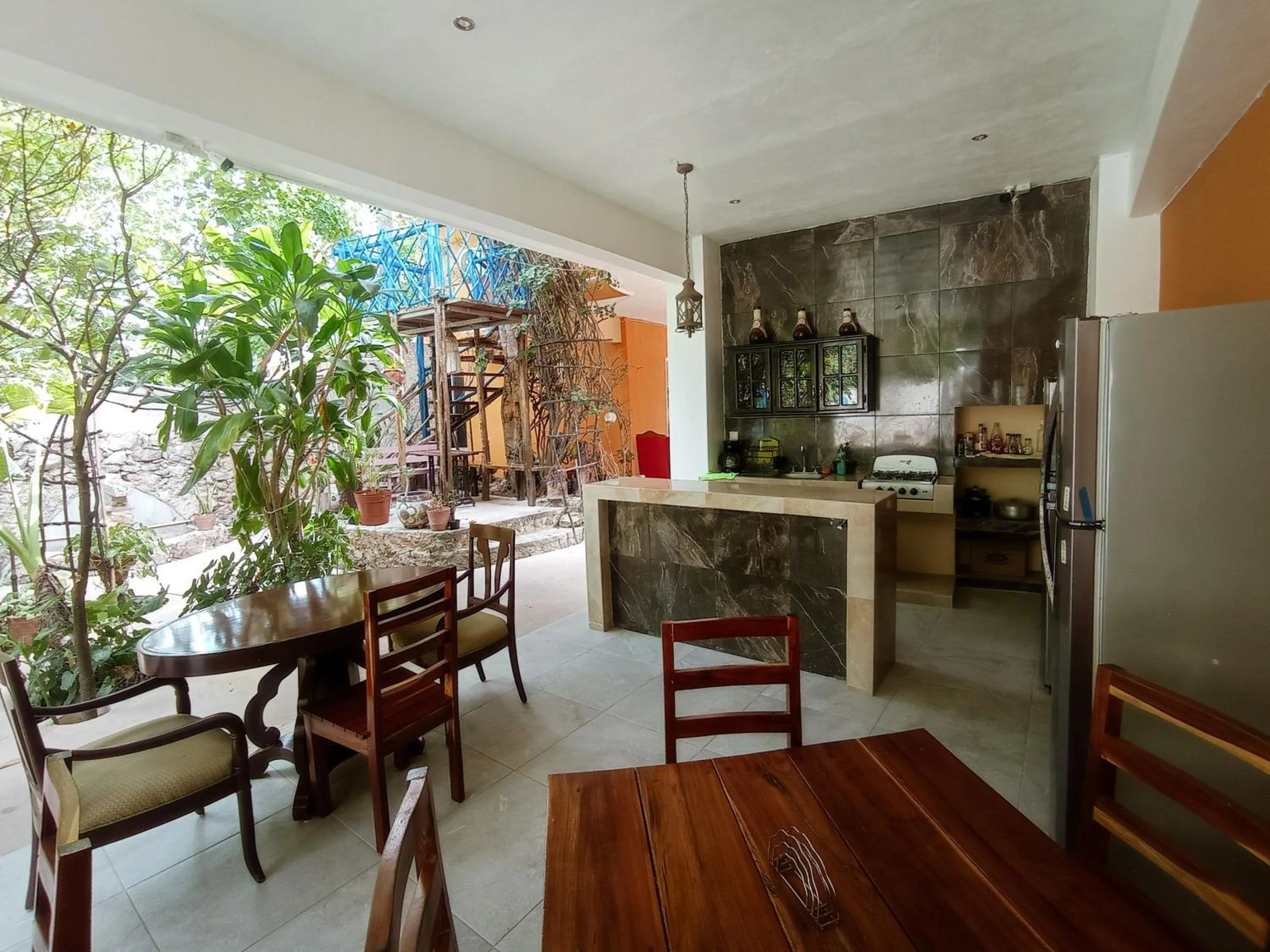 Kitchen or kitchenette in Casa Daniels Guesthouse