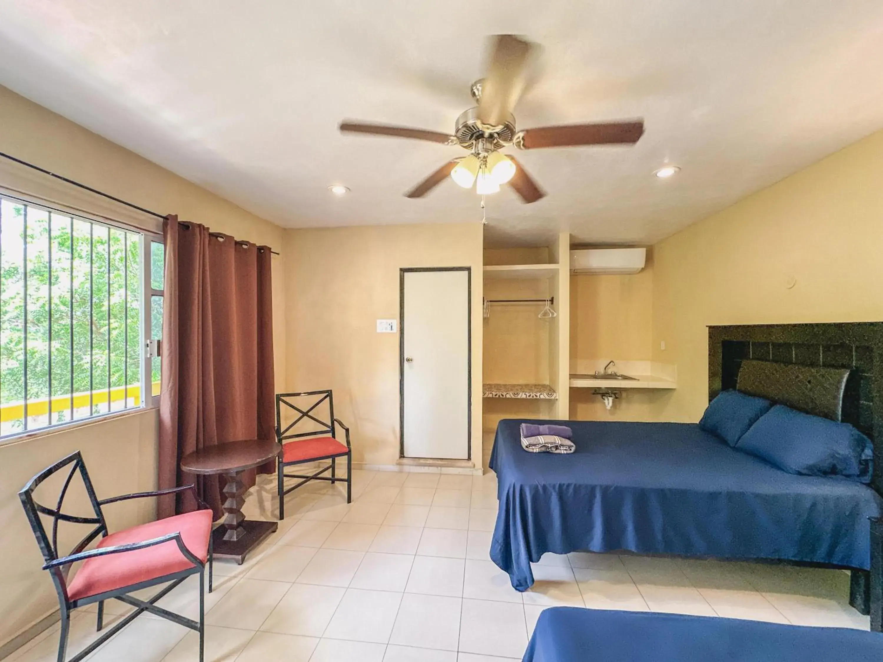 Double Room with Two Double Beds in Casa Daniels Guesthouse Double Room with Two Double Beds in Casa Daniels Guesthouse