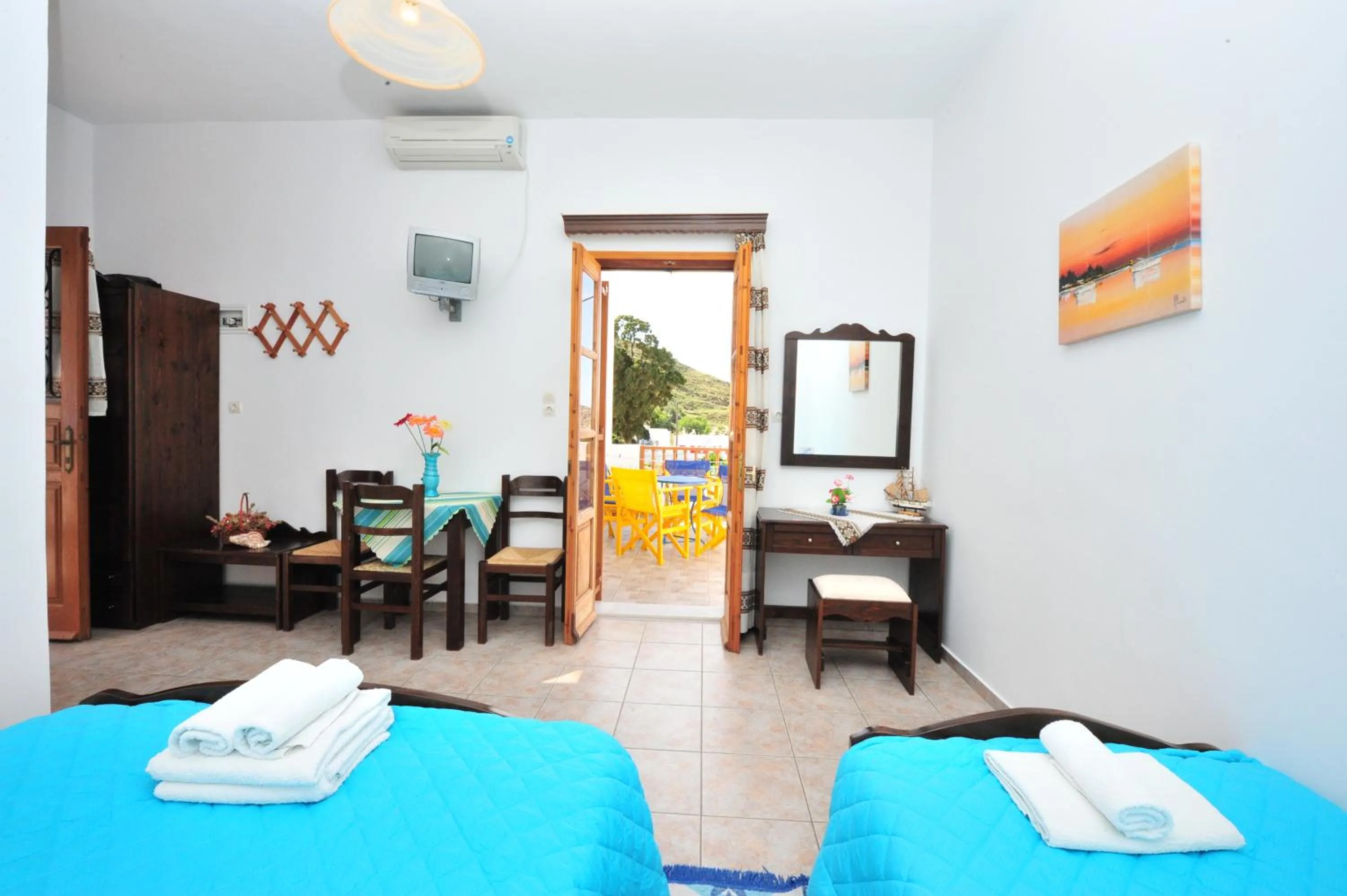 Photo of the whole room in Pension Sofia Amorgos-Katapola