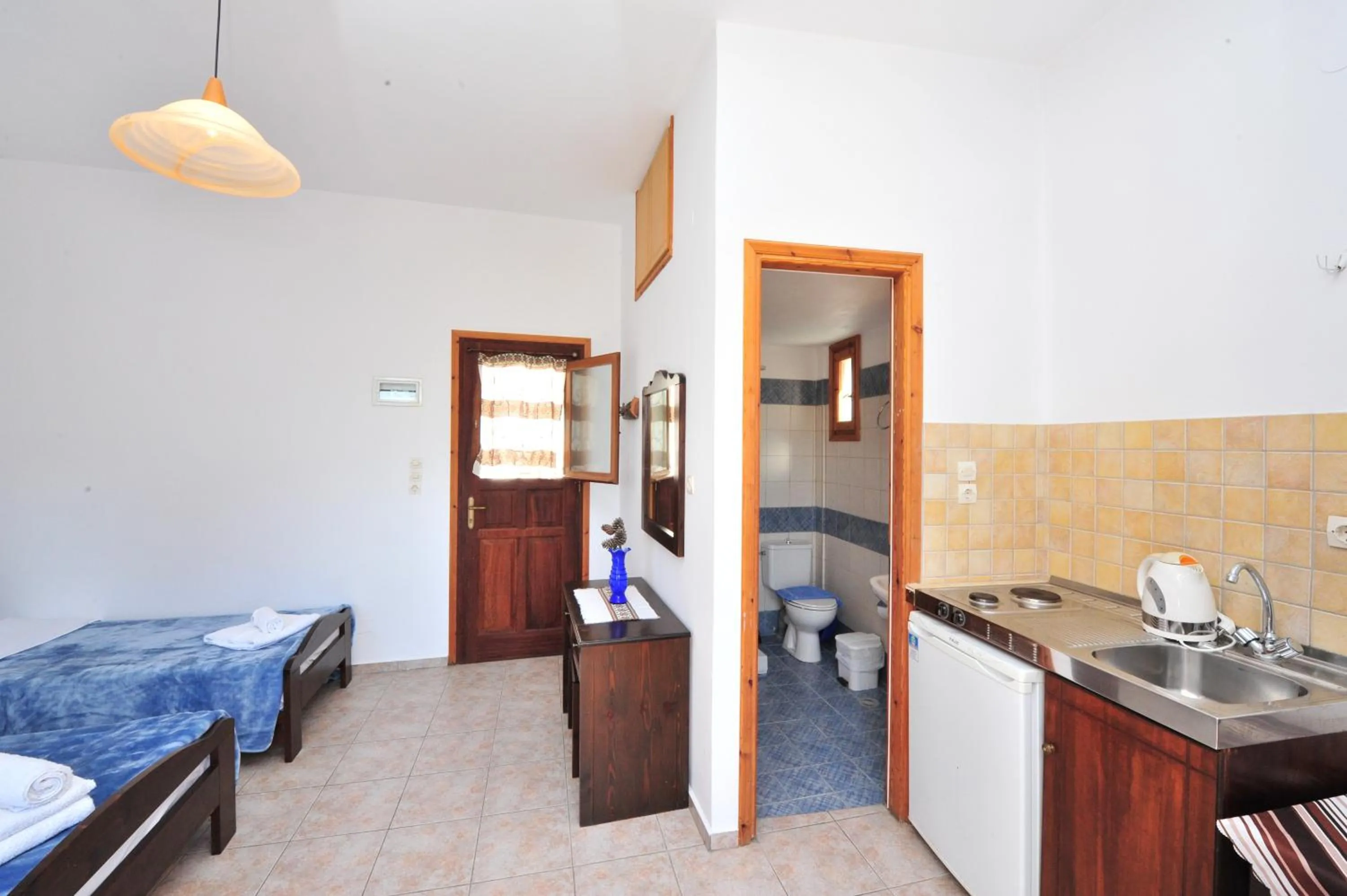 Photo of the whole room in Pension Sofia Amorgos-Katapola