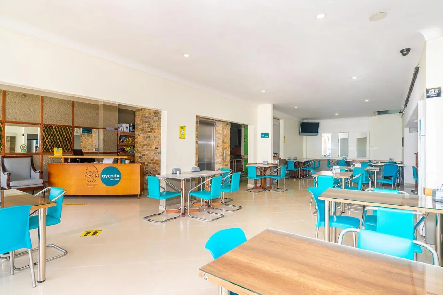 TV and multimedia in Hotel Oasis