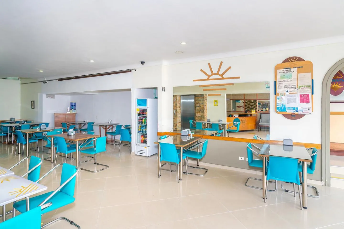 Restaurant/places to eat in Hotel Oasis