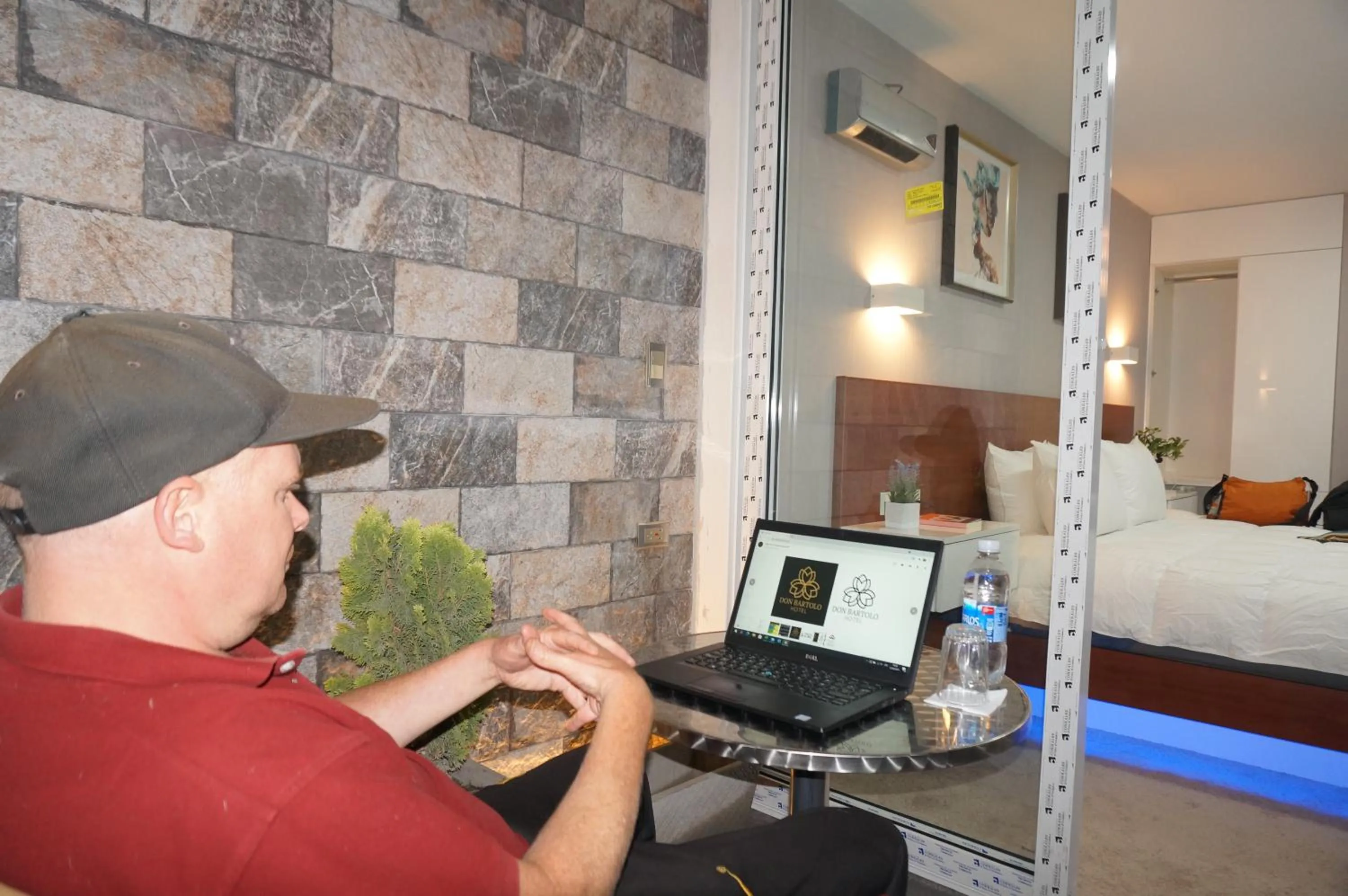 People in Hotel Don Bartolo