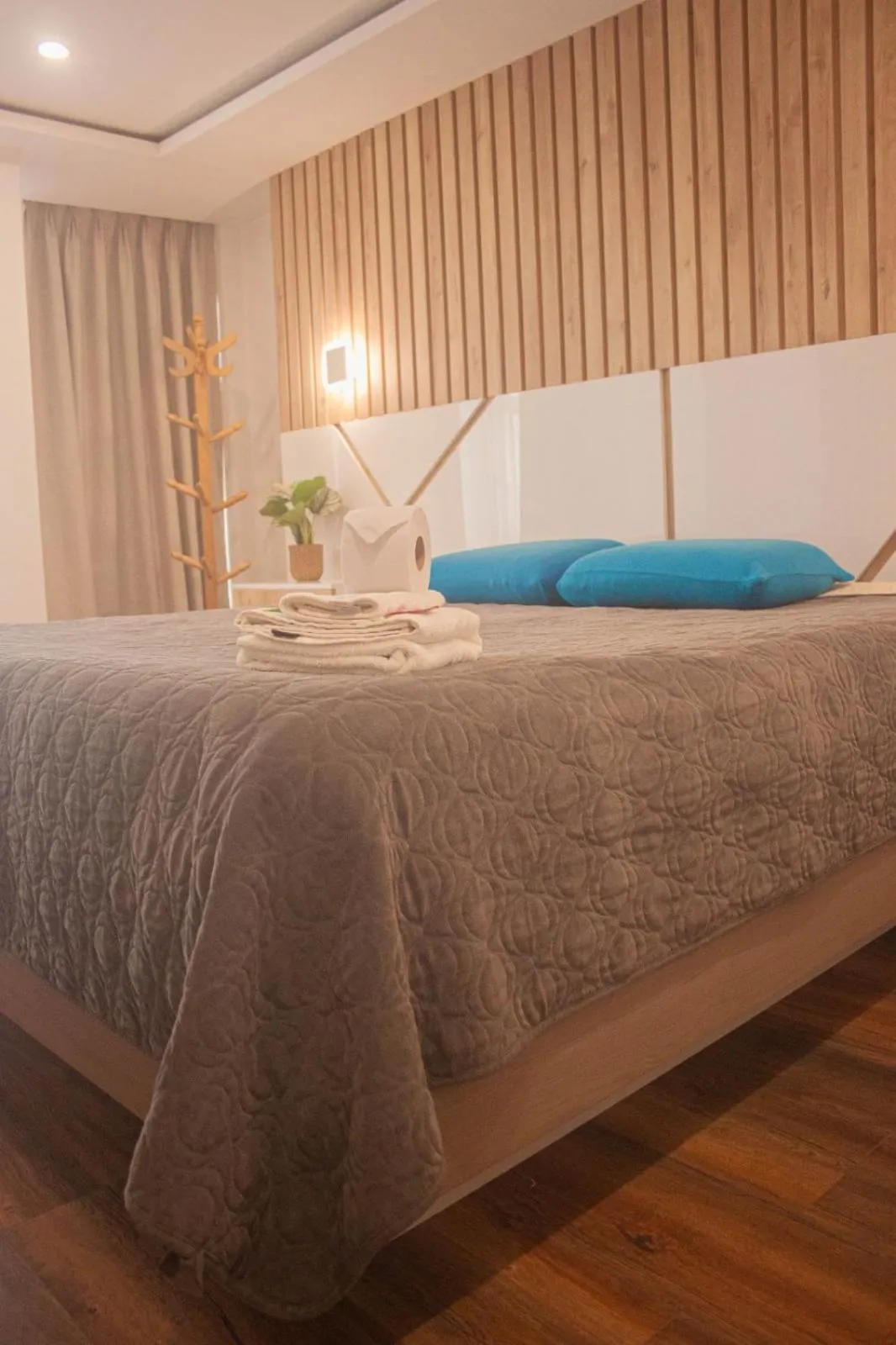 People in Hotel Don Bartolo