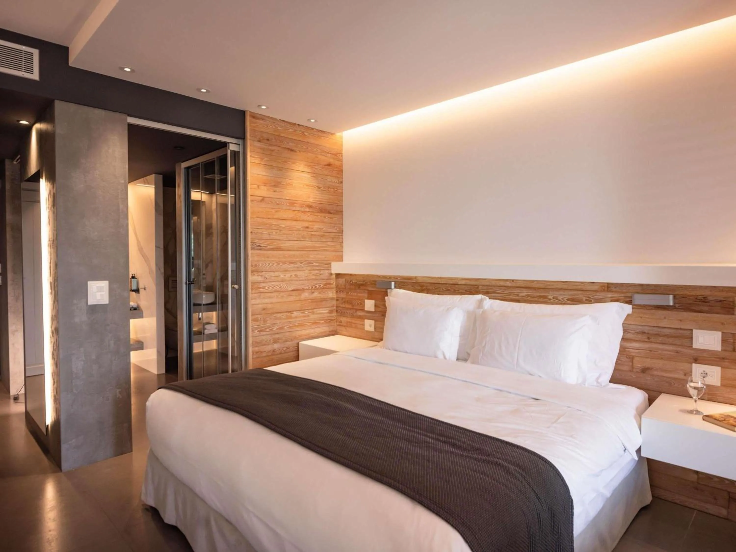 Bedroom, Bed in Movenpick Resort Agios Nikolaos Sivota