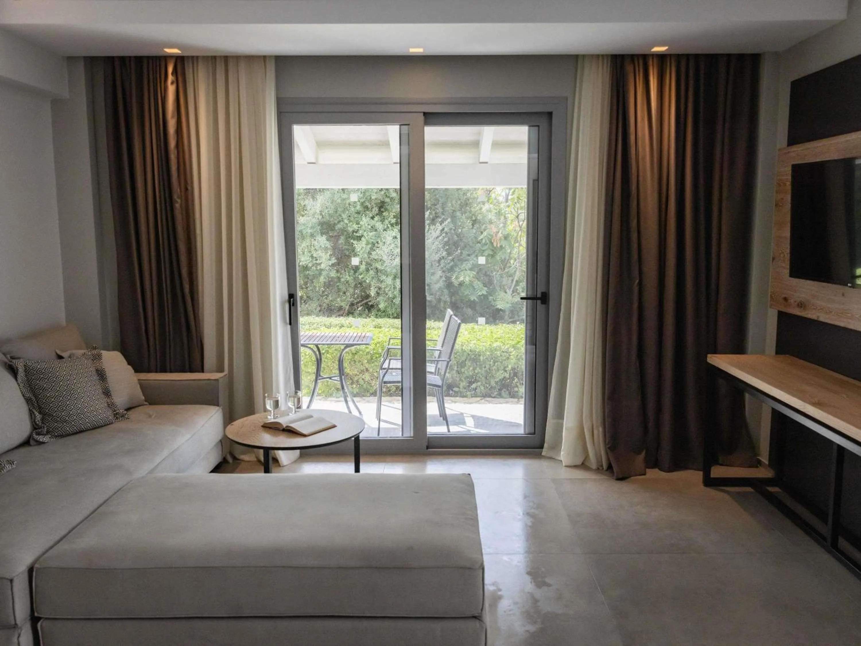 Bedroom, Bed in Movenpick Resort Agios Nikolaos Sivota