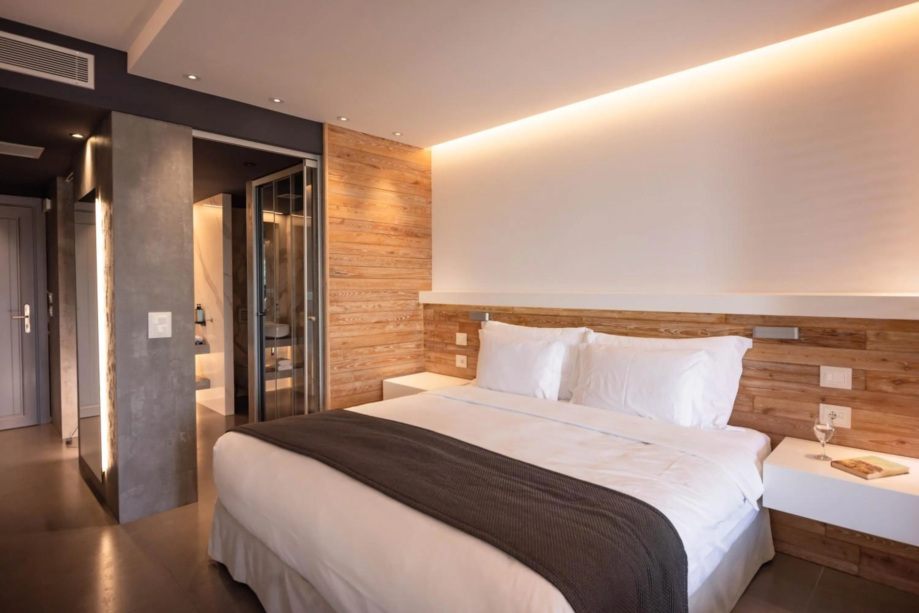 Bed in Movenpick Resort Agios Nikolaos Sivota