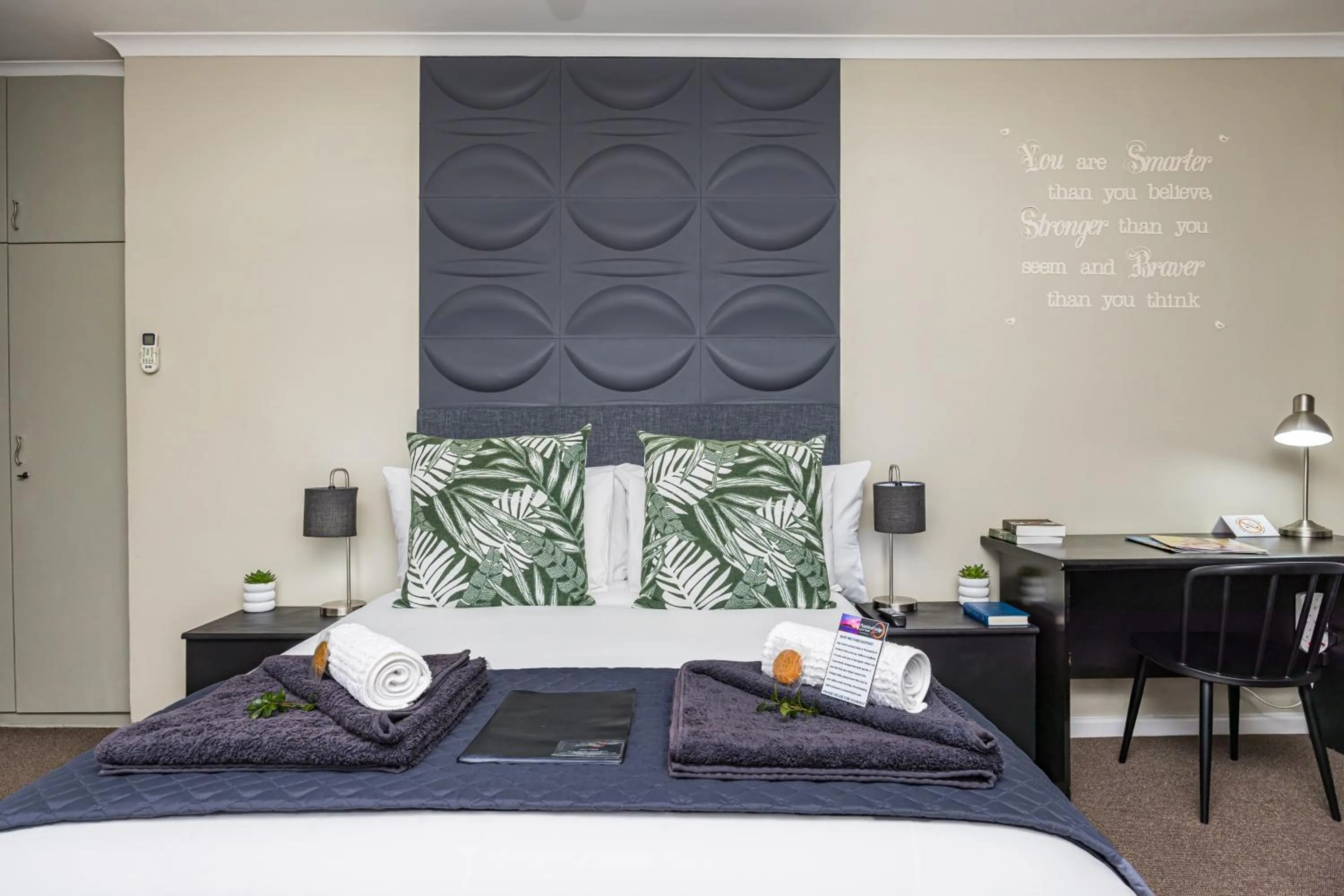 Bed in Plattekloof Premium Lodge