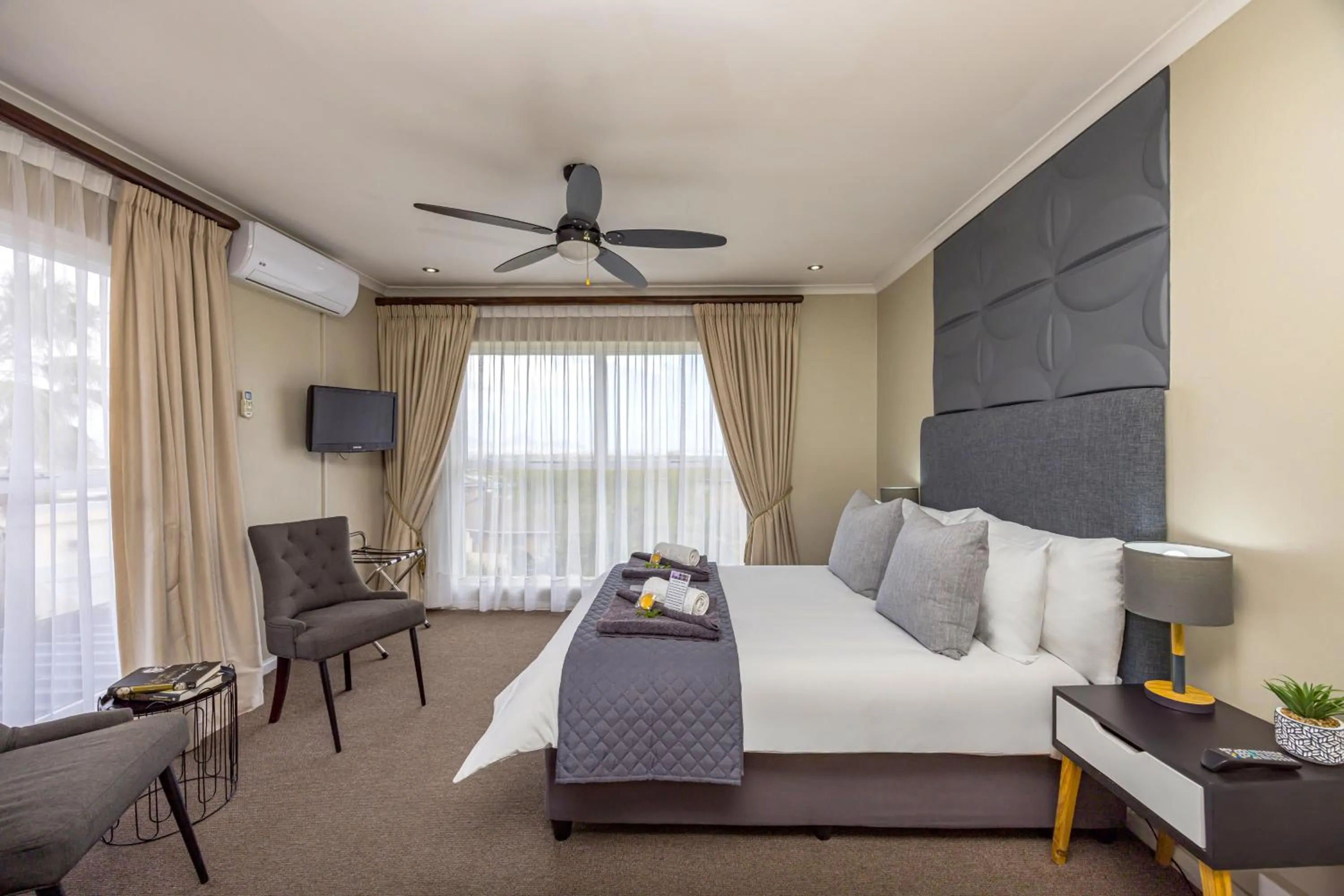 Bed in Plattekloof Premium Lodge