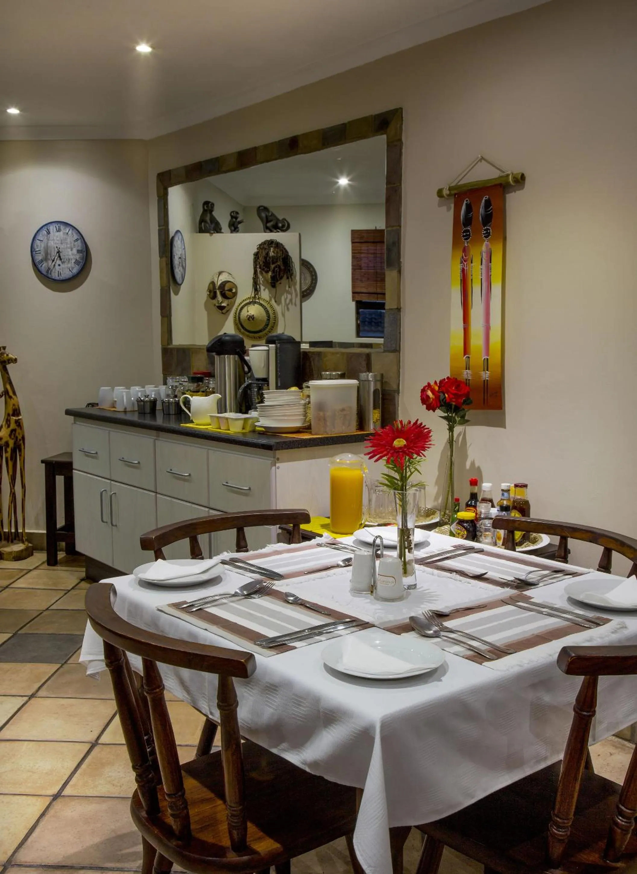 Breakfast in Lalapanzi Guest Lodge