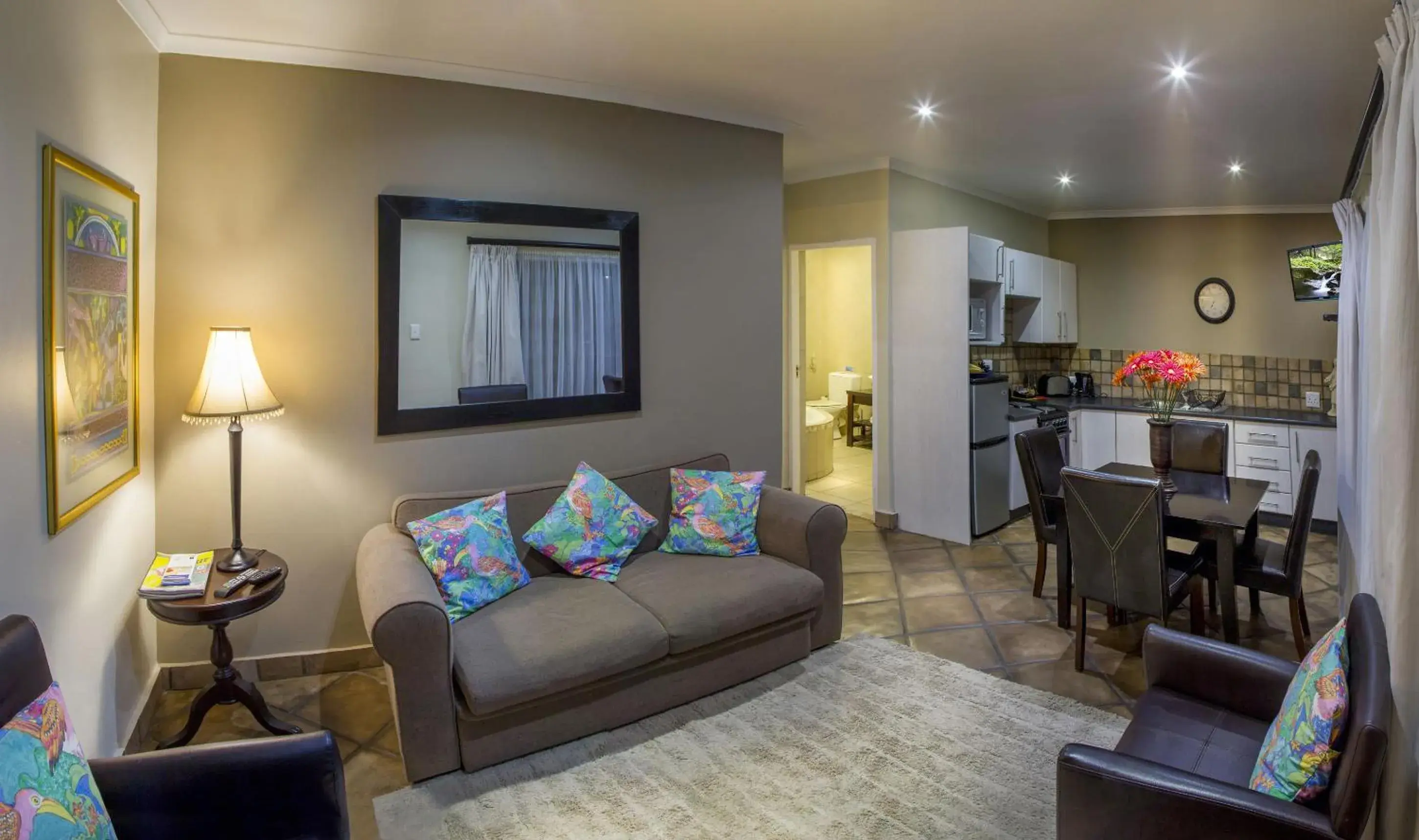 Luxury Double Room - single occupancy in Lalapanzi Guest Lodge Luxury Double Room - single occupancy in Lalapanzi Guest Lodge