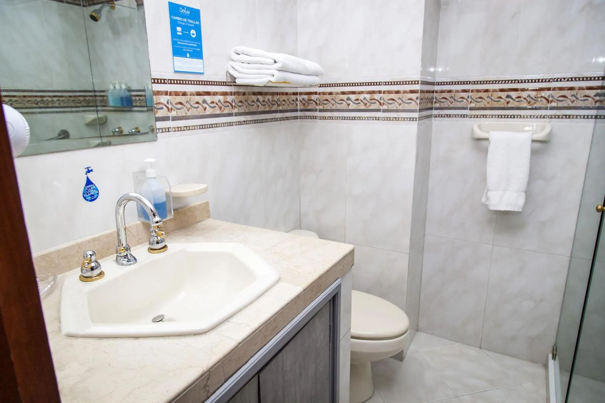 Bathroom in Hotel Casa Laureles