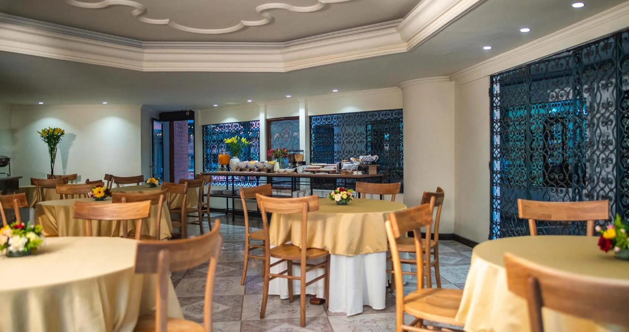 Restaurant/places to eat in Hotel Casa Laureles