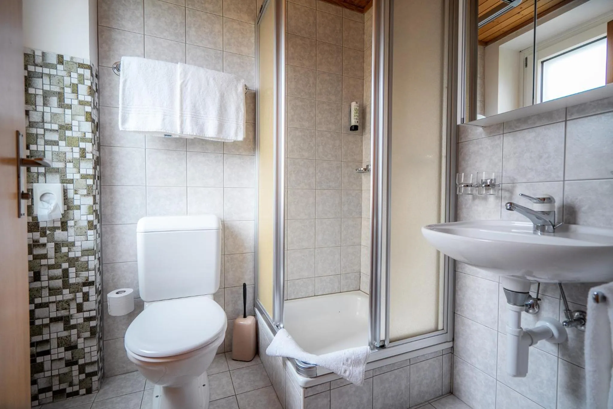 Bathroom in Hotel Haus Schönstatt contactless-Check-In