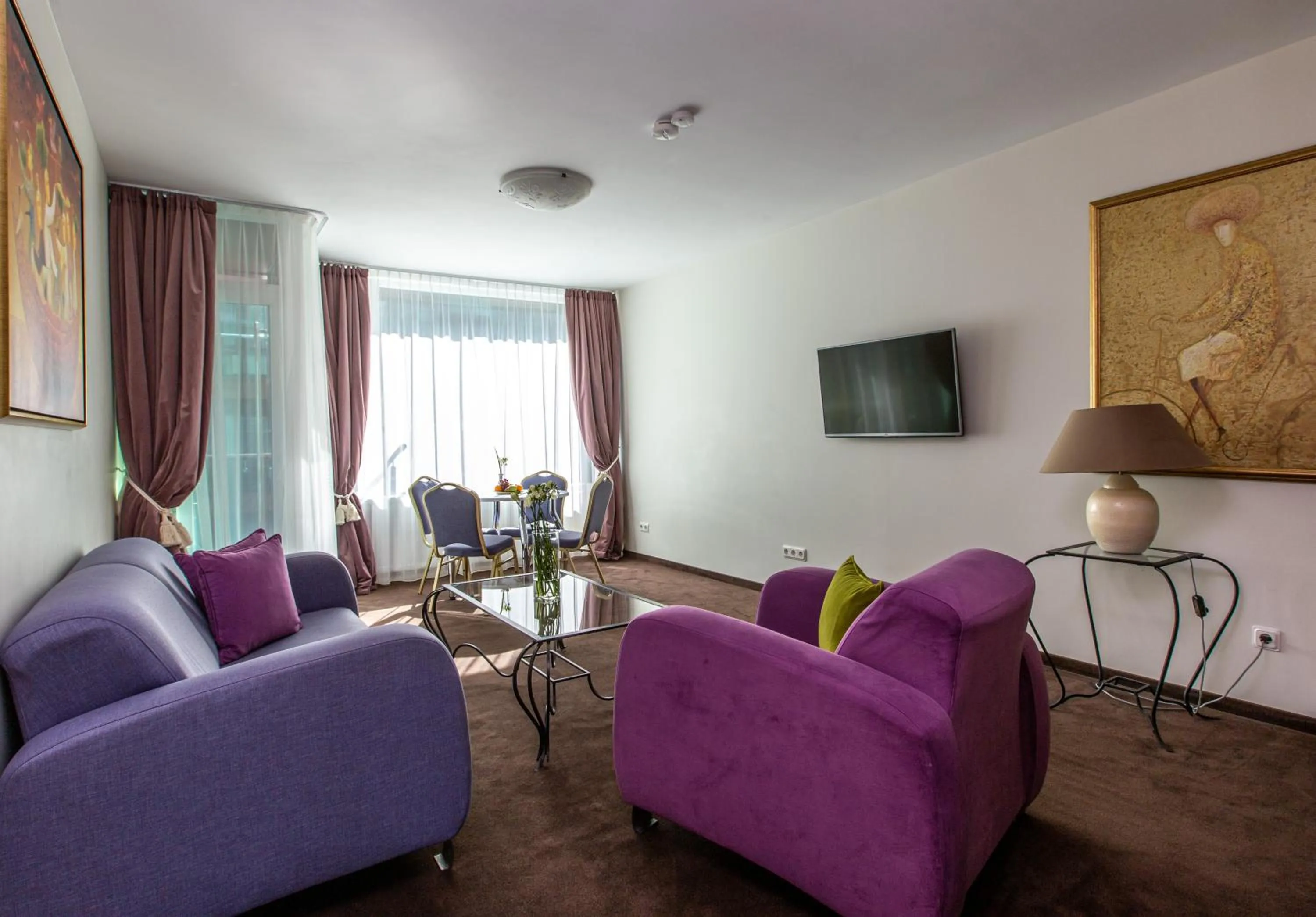 Living room in MEDEA Apartments by UPA