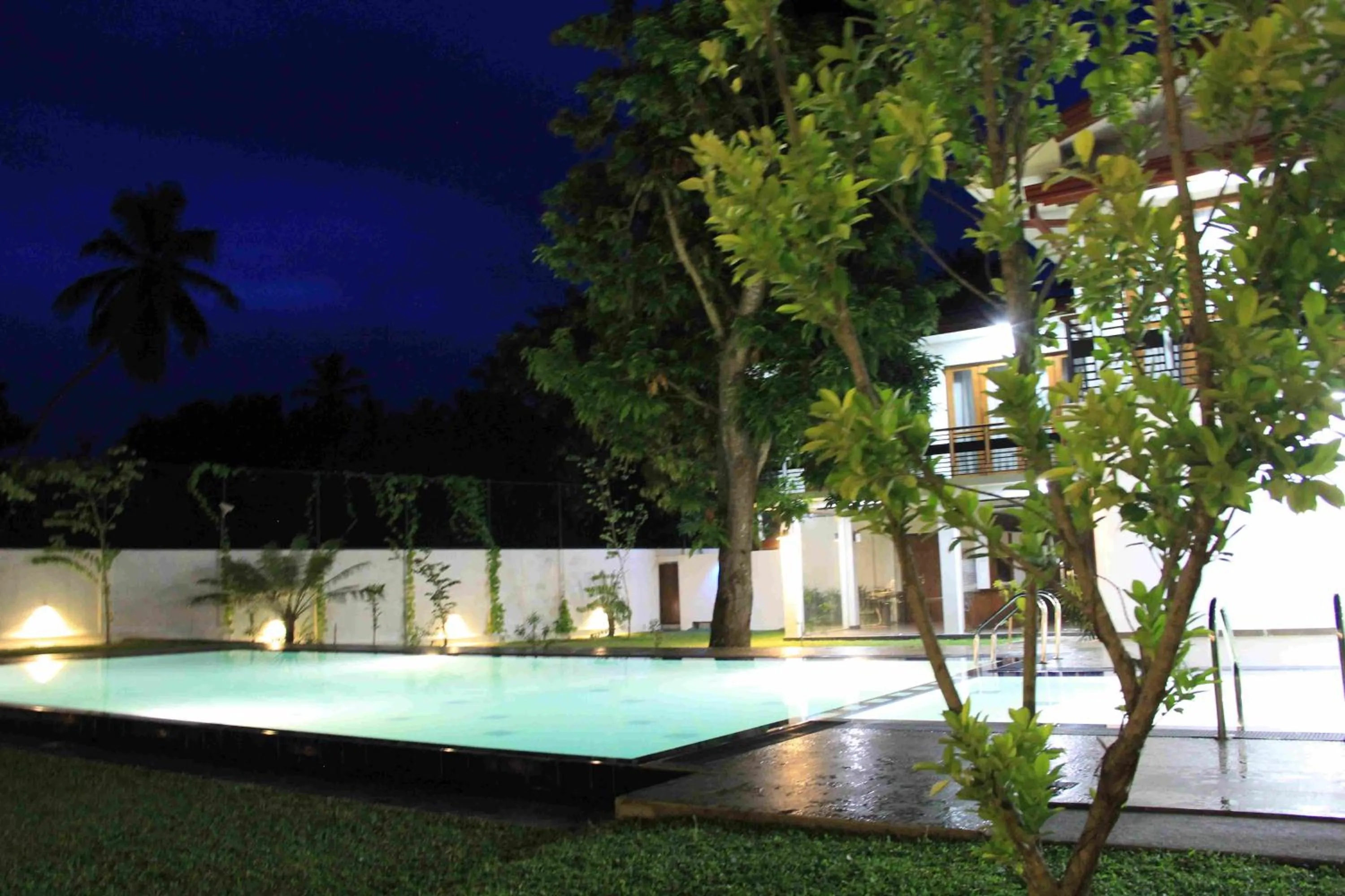 Swimming pool in Serenity Tissa
