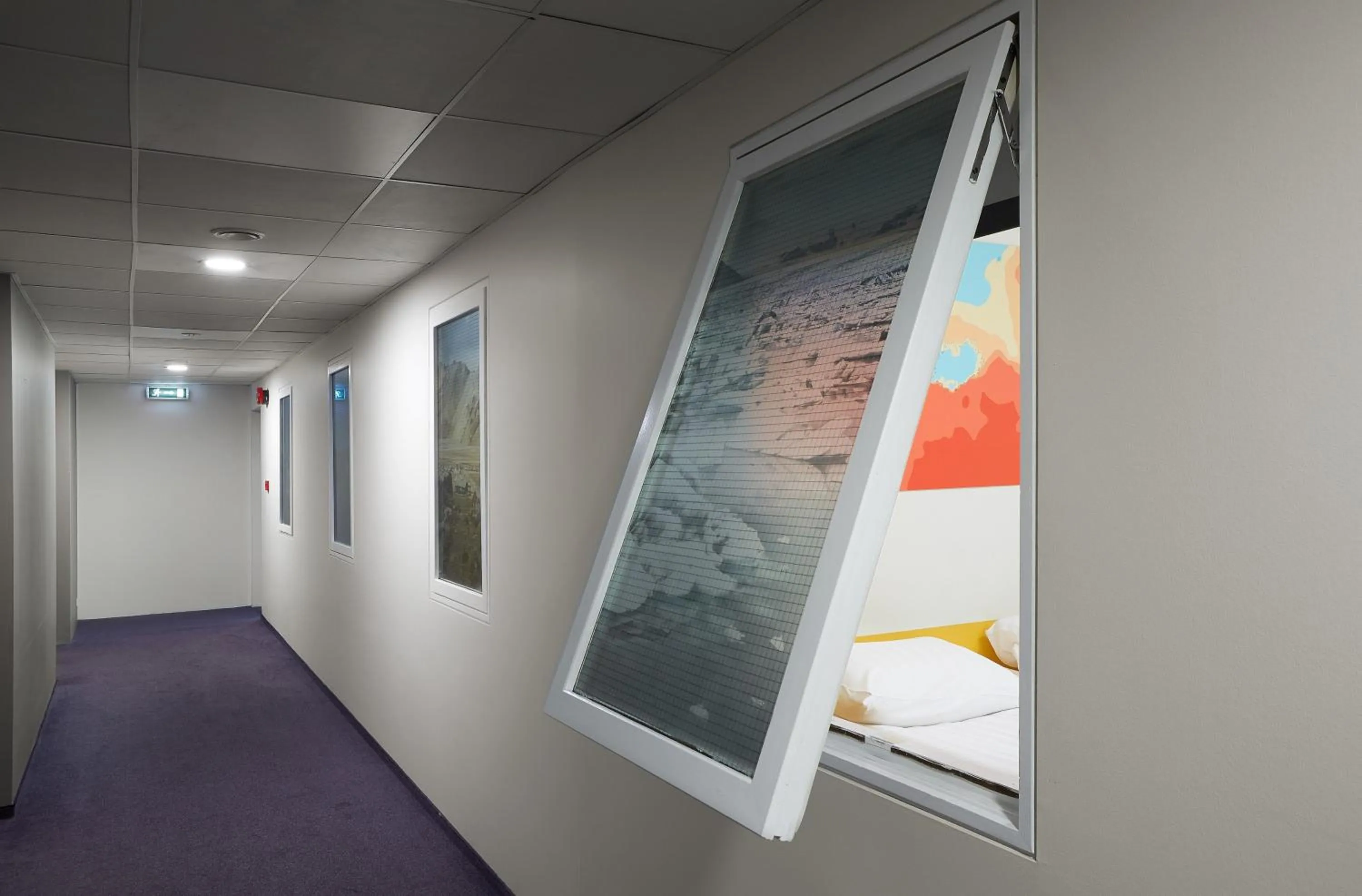 Decorative detail in Hotel Cabin