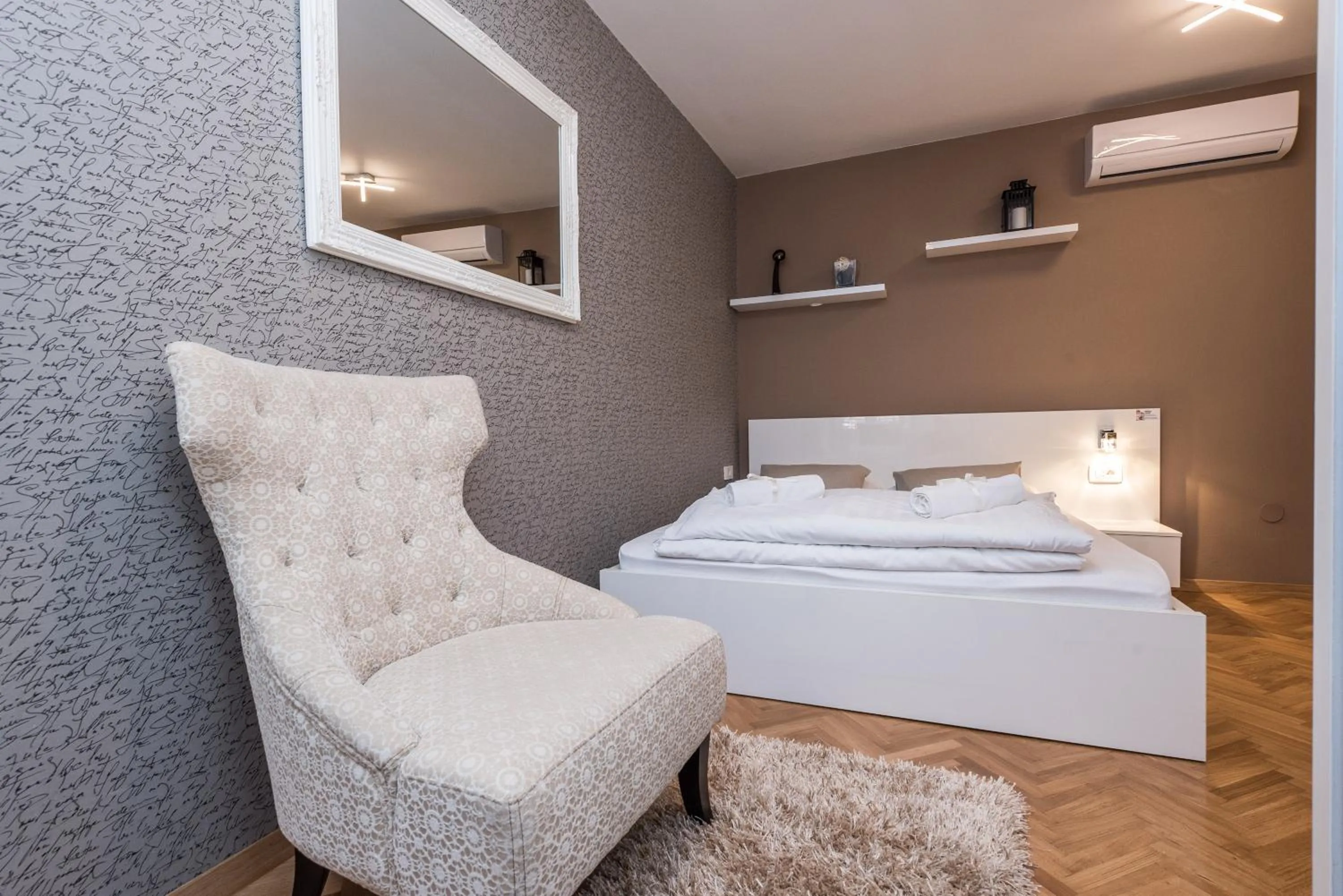 Decorative detail, Bed in Apartments Donat