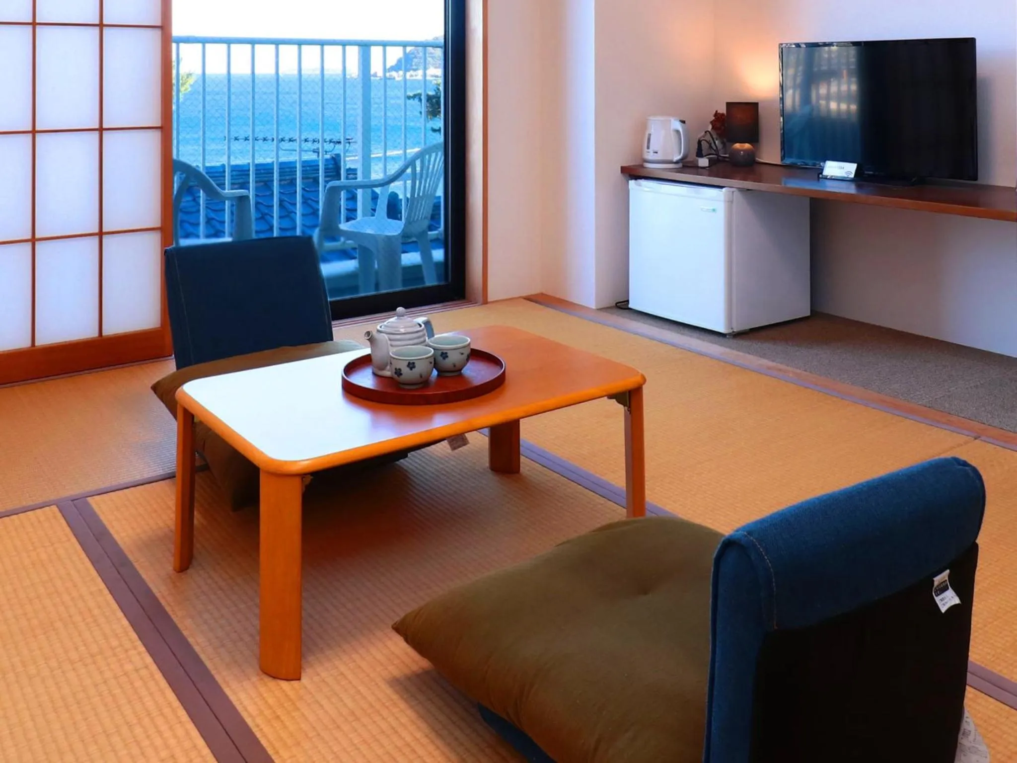 Photo of the whole room in Izu Kansya