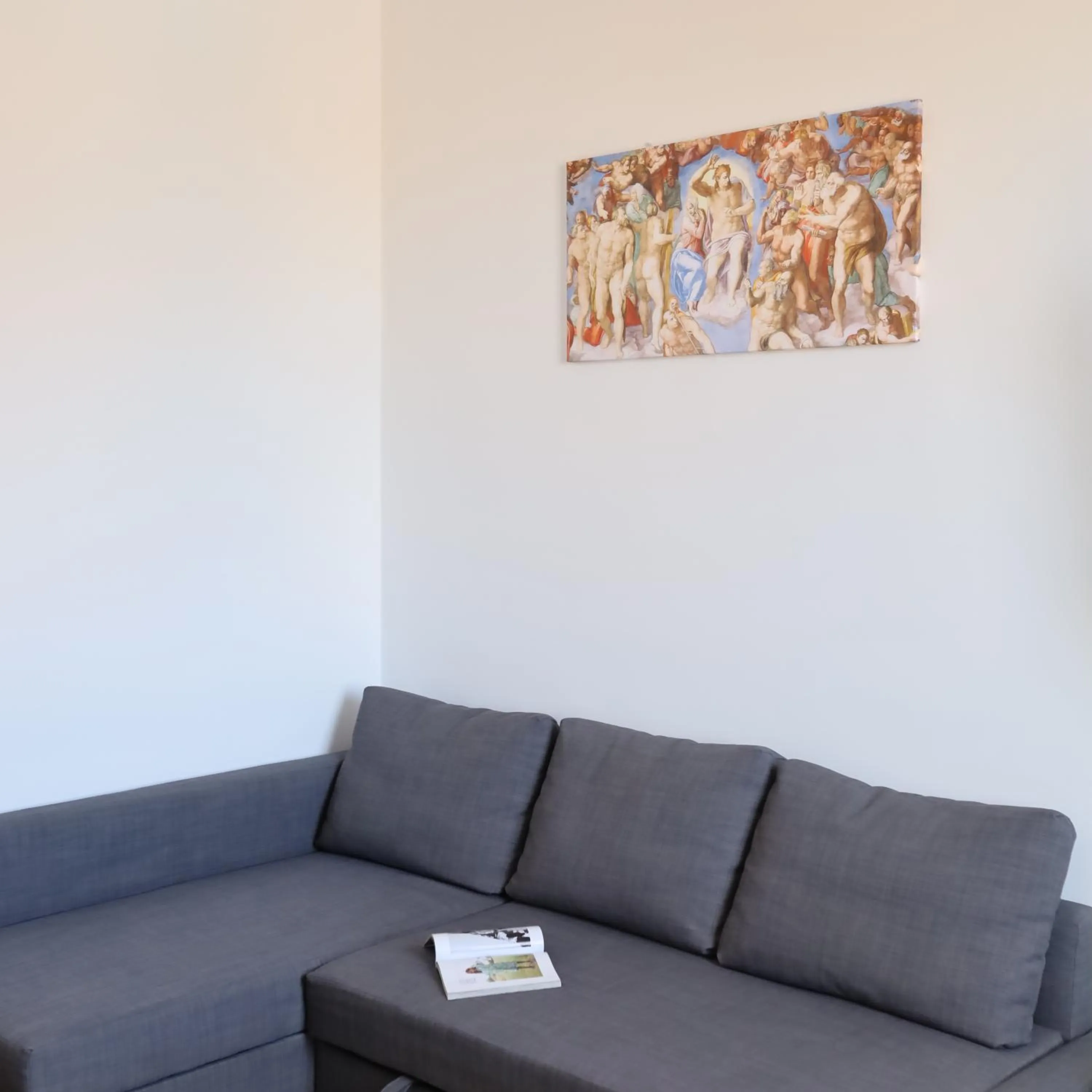 Decorative detail in Cielo Vaticano Guest House