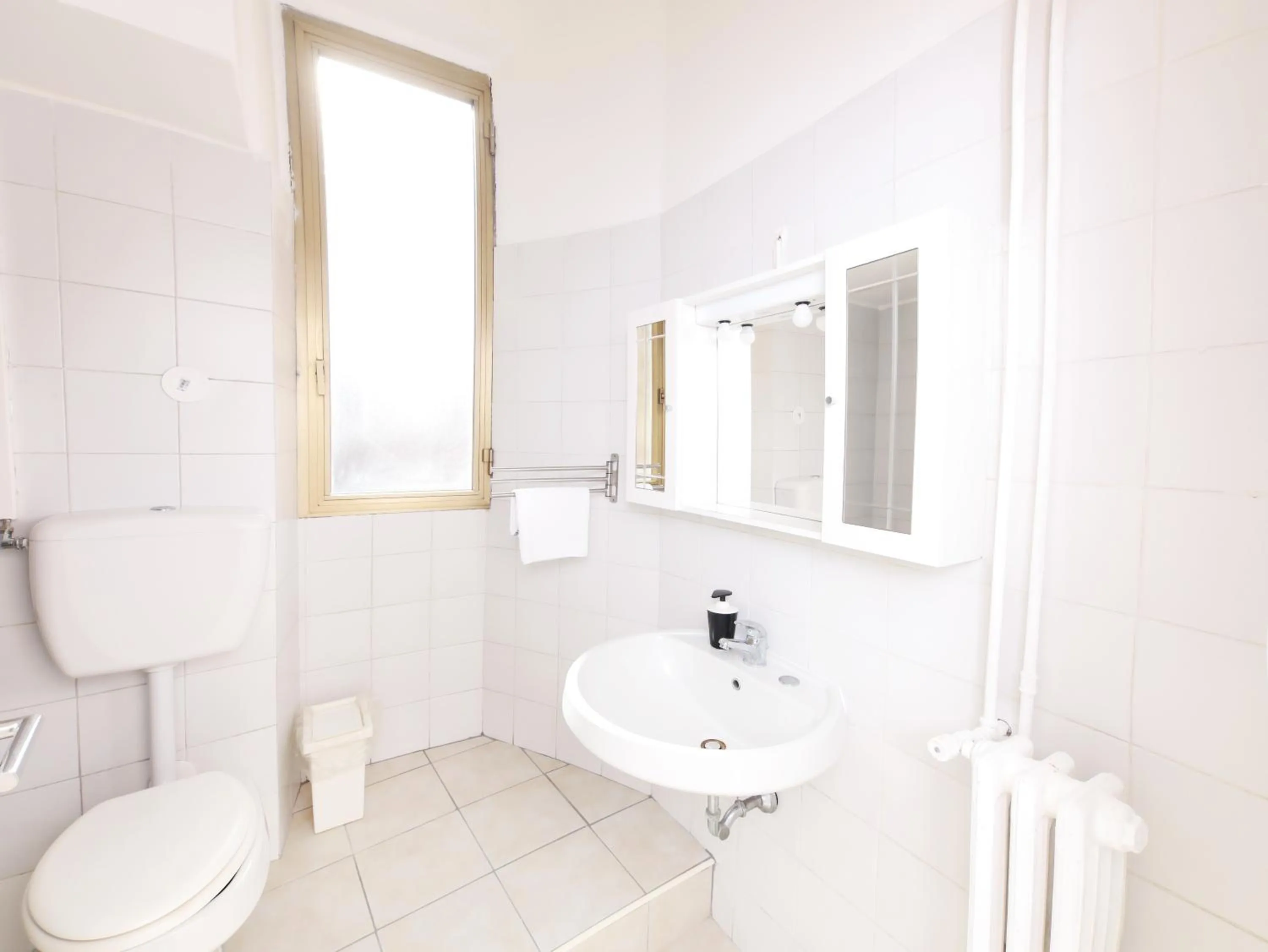 Shower in Cielo Vaticano Guest House