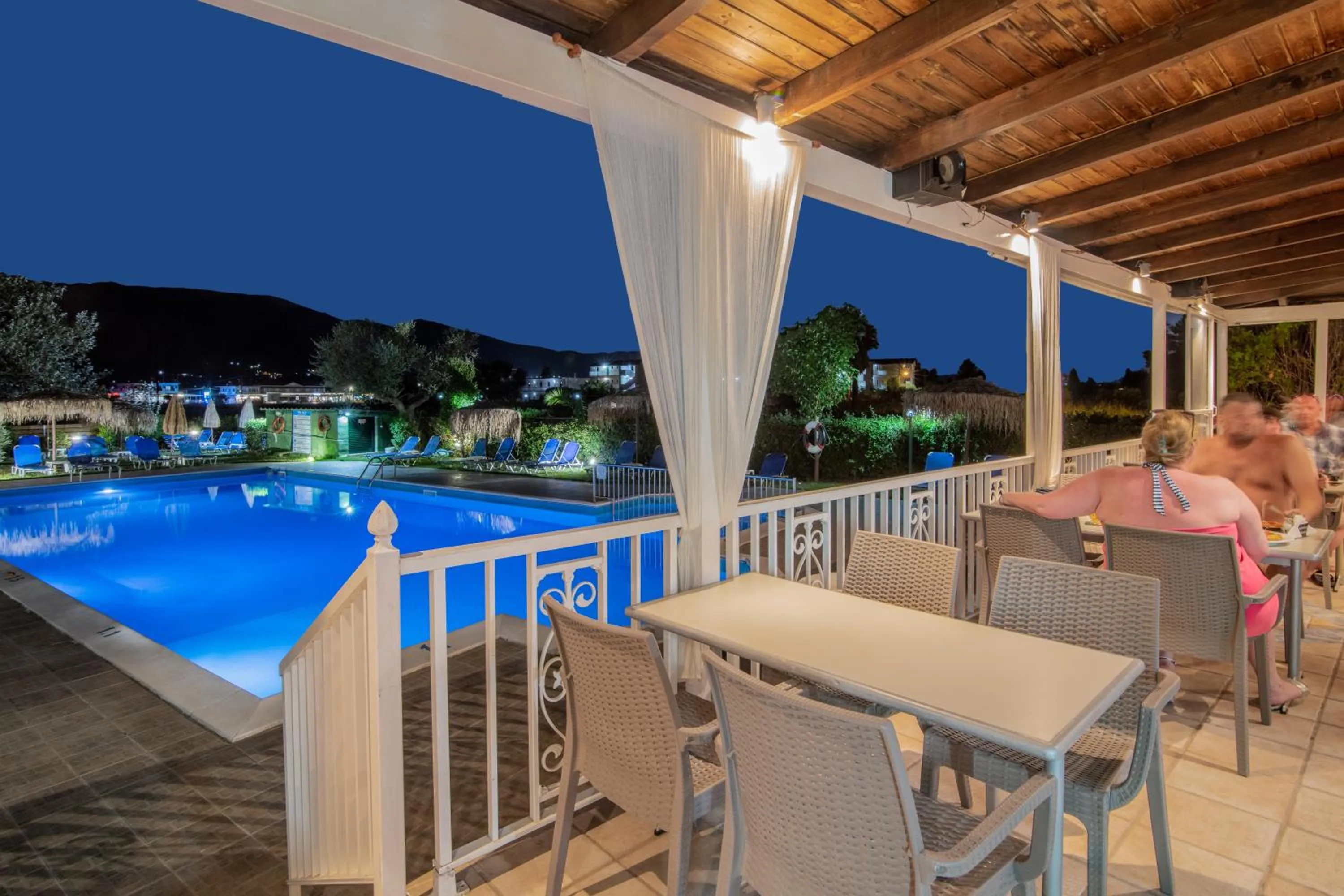 Restaurant/places to eat in Grapevines Hotel