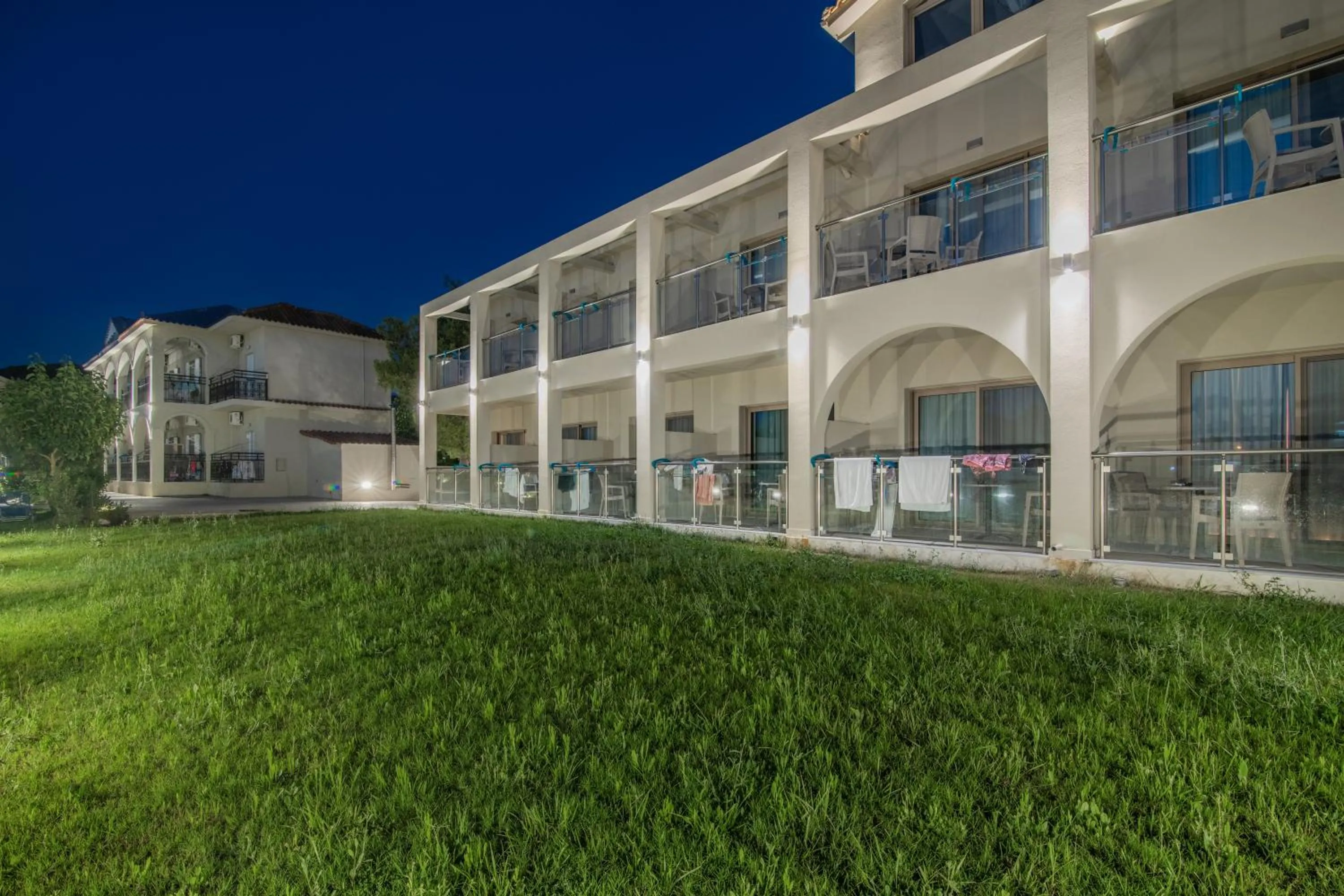 Property building in Grapevines Hotel