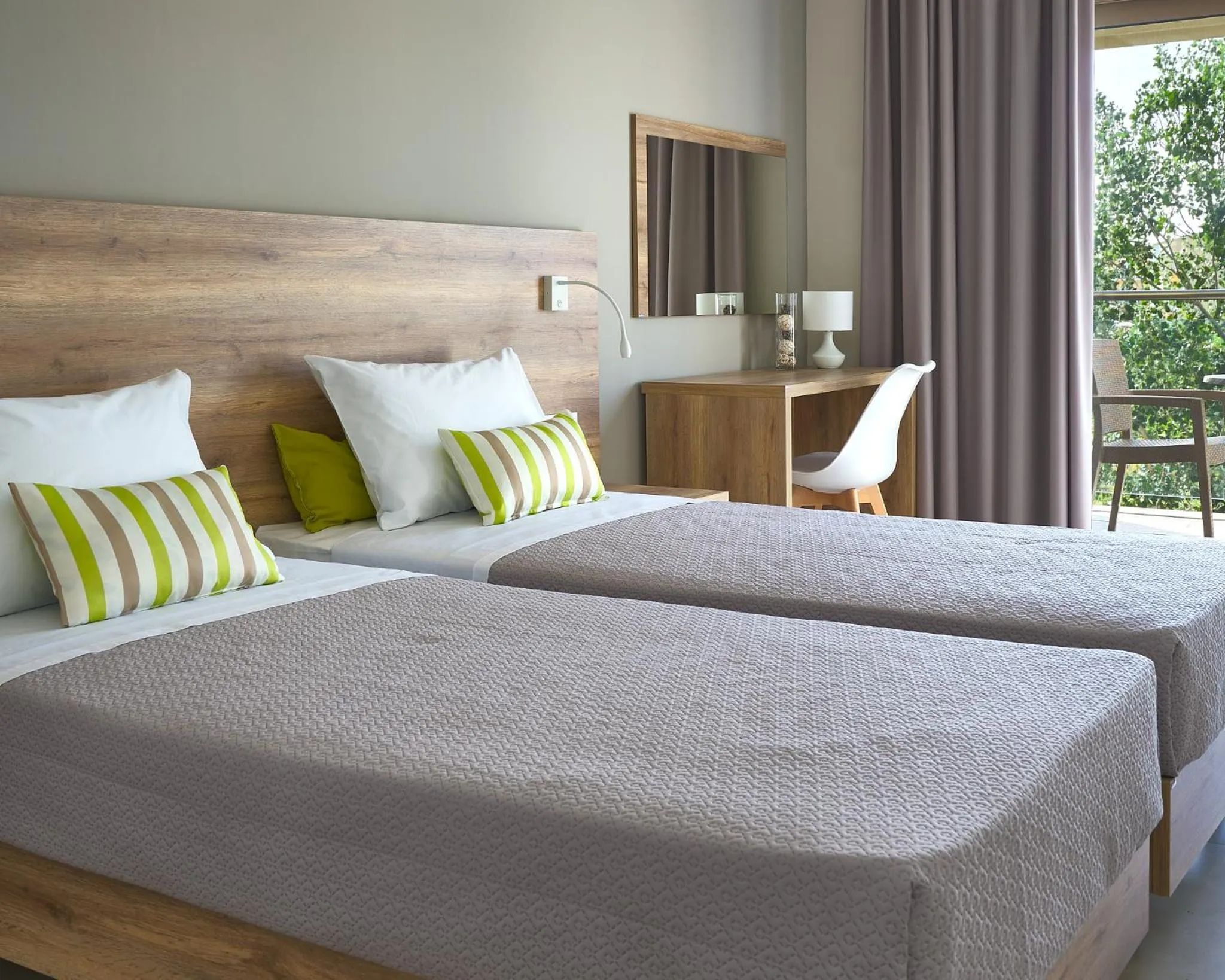 Photo of the whole room, Bed in Grapevines Hotel