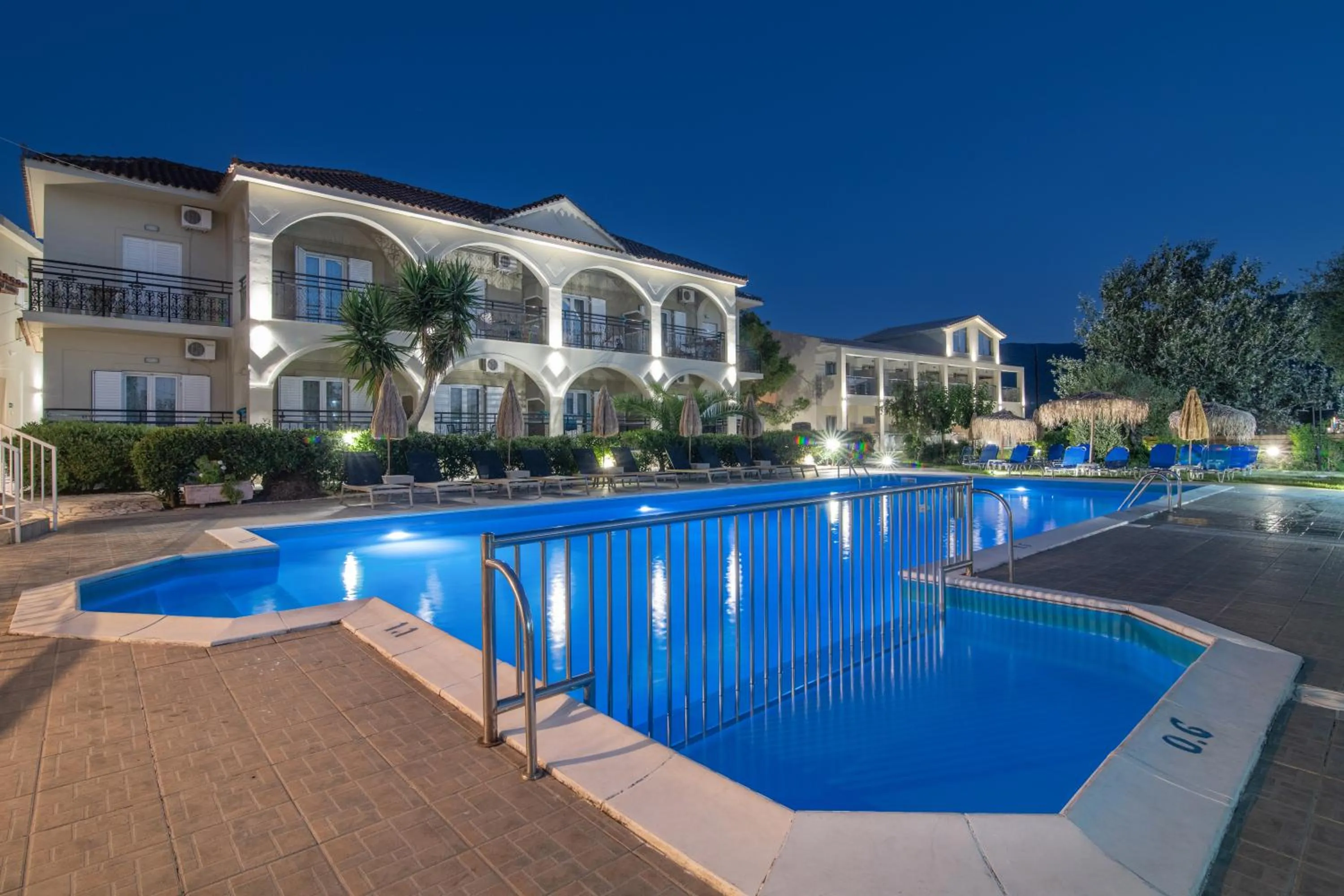 Property building in Grapevines Hotel