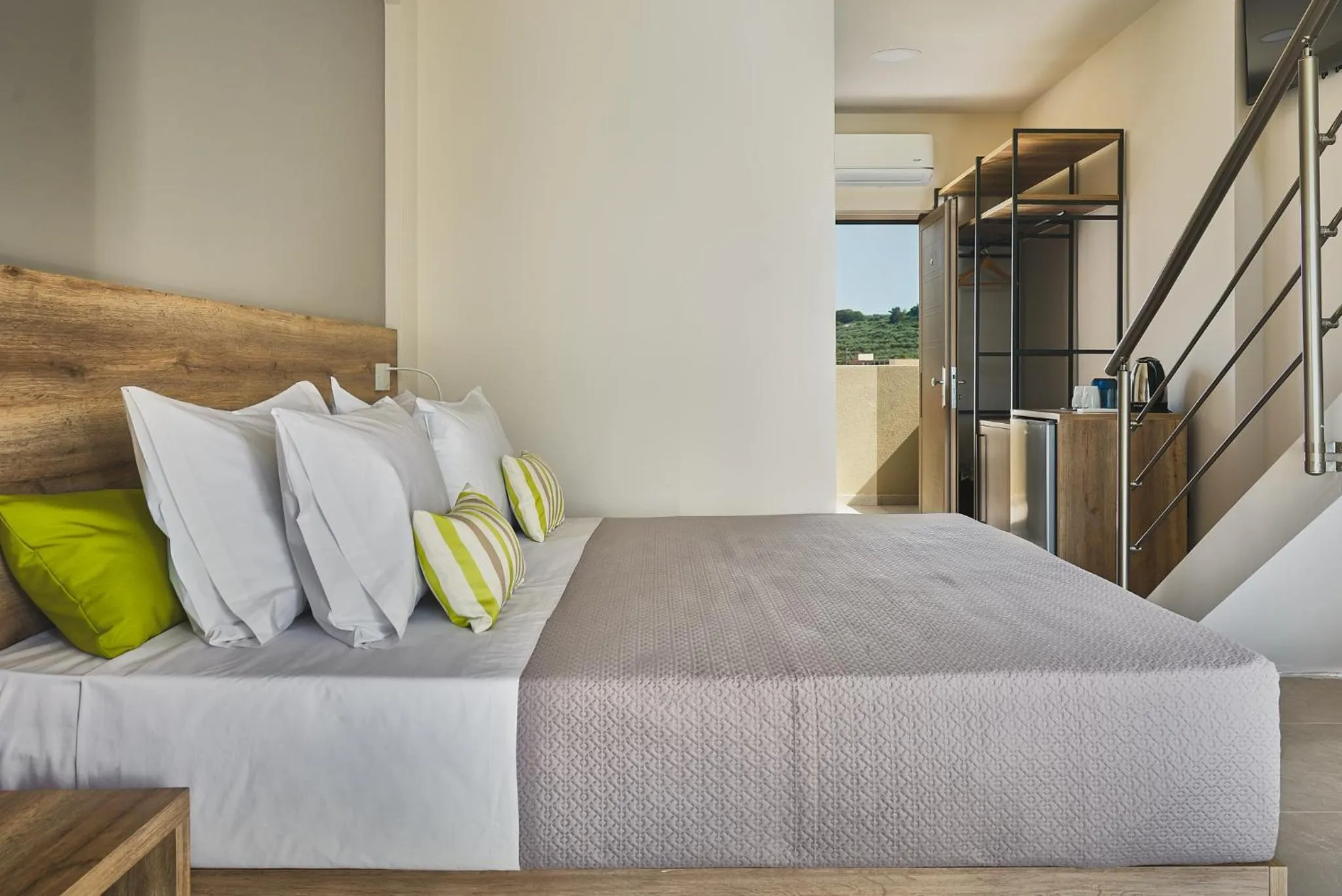 Photo of the whole room, Bed in Grapevines Hotel