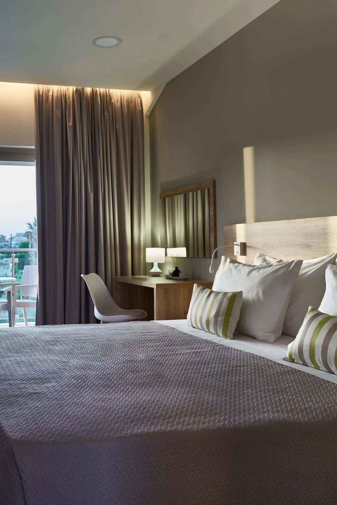 Bed in Grapevines Hotel