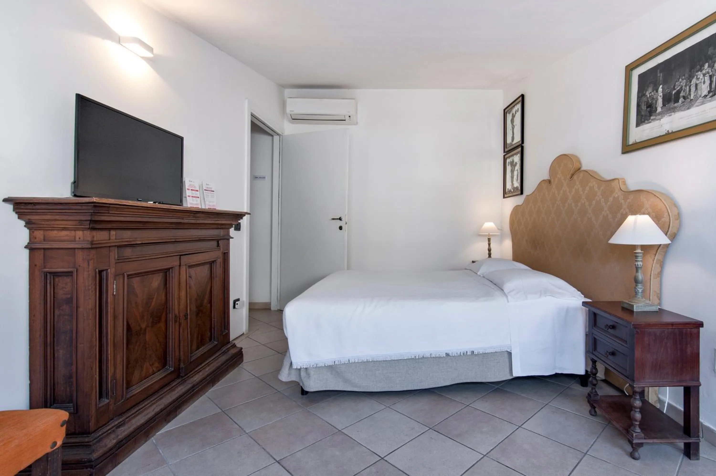 Bedroom, Bed in Chiesa Greca Suites - Lecce Selection