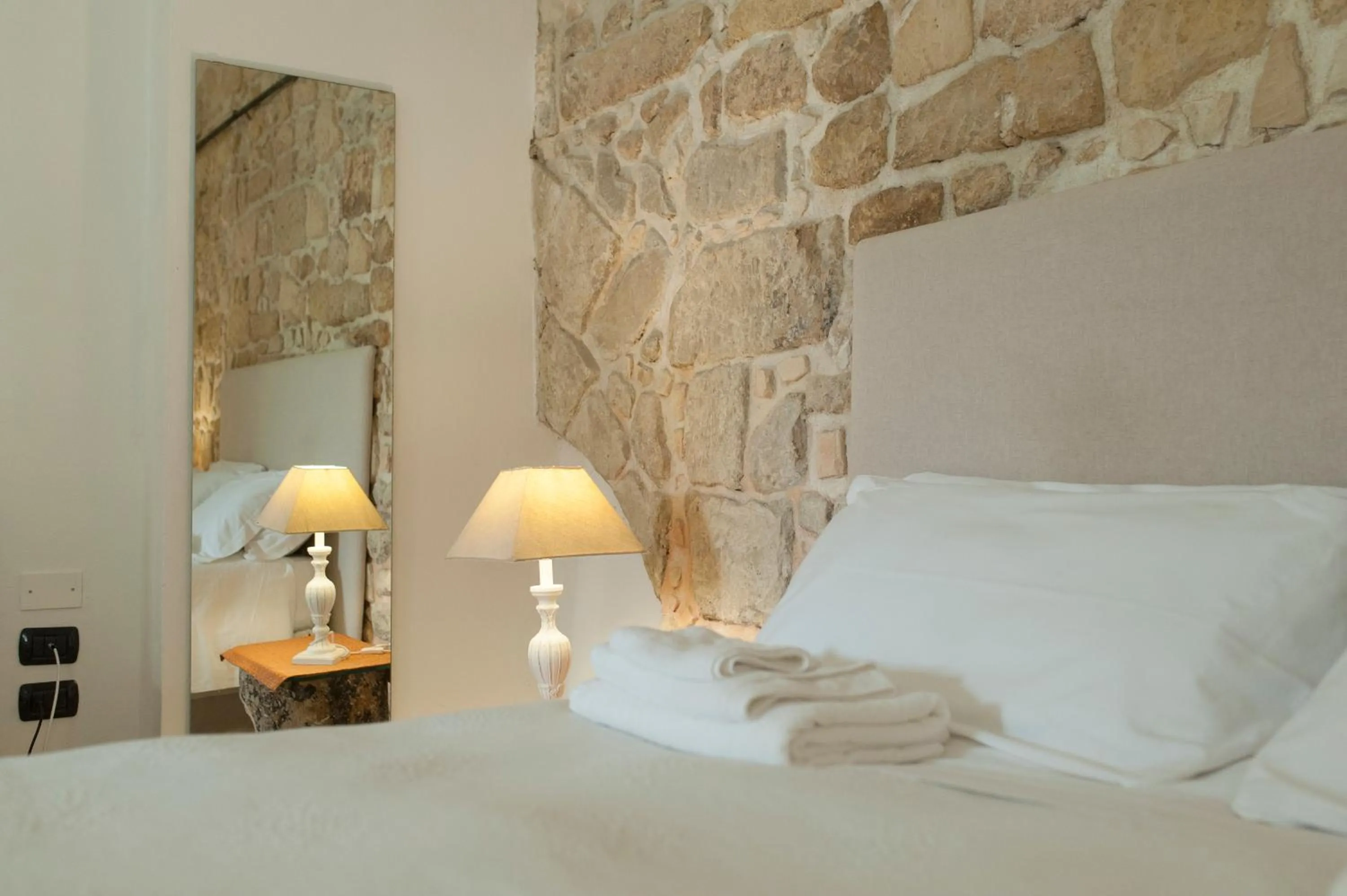Bedroom, Bed in Chiesa Greca Suites - Lecce Selection