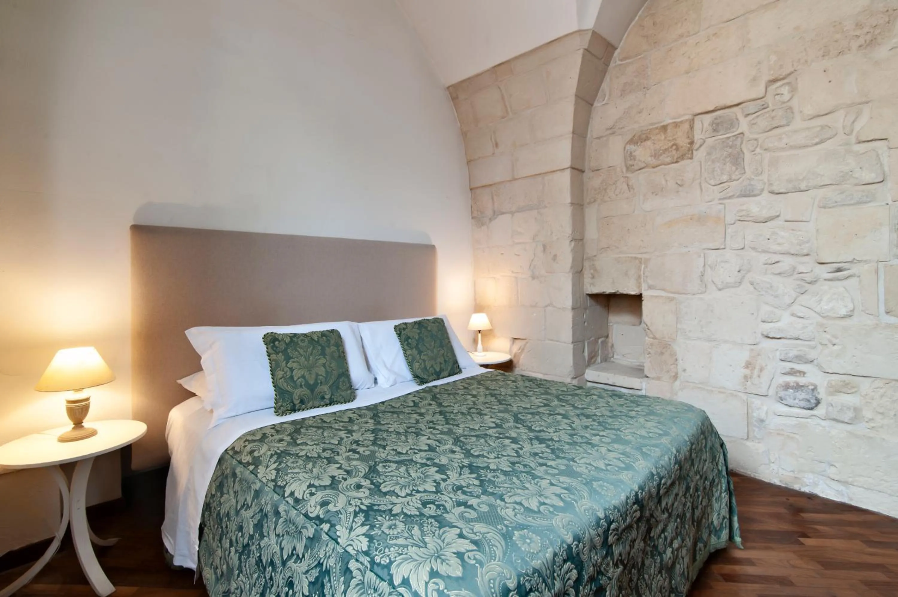 Photo of the whole room, Bed in Chiesa Greca Suites - Lecce Selection