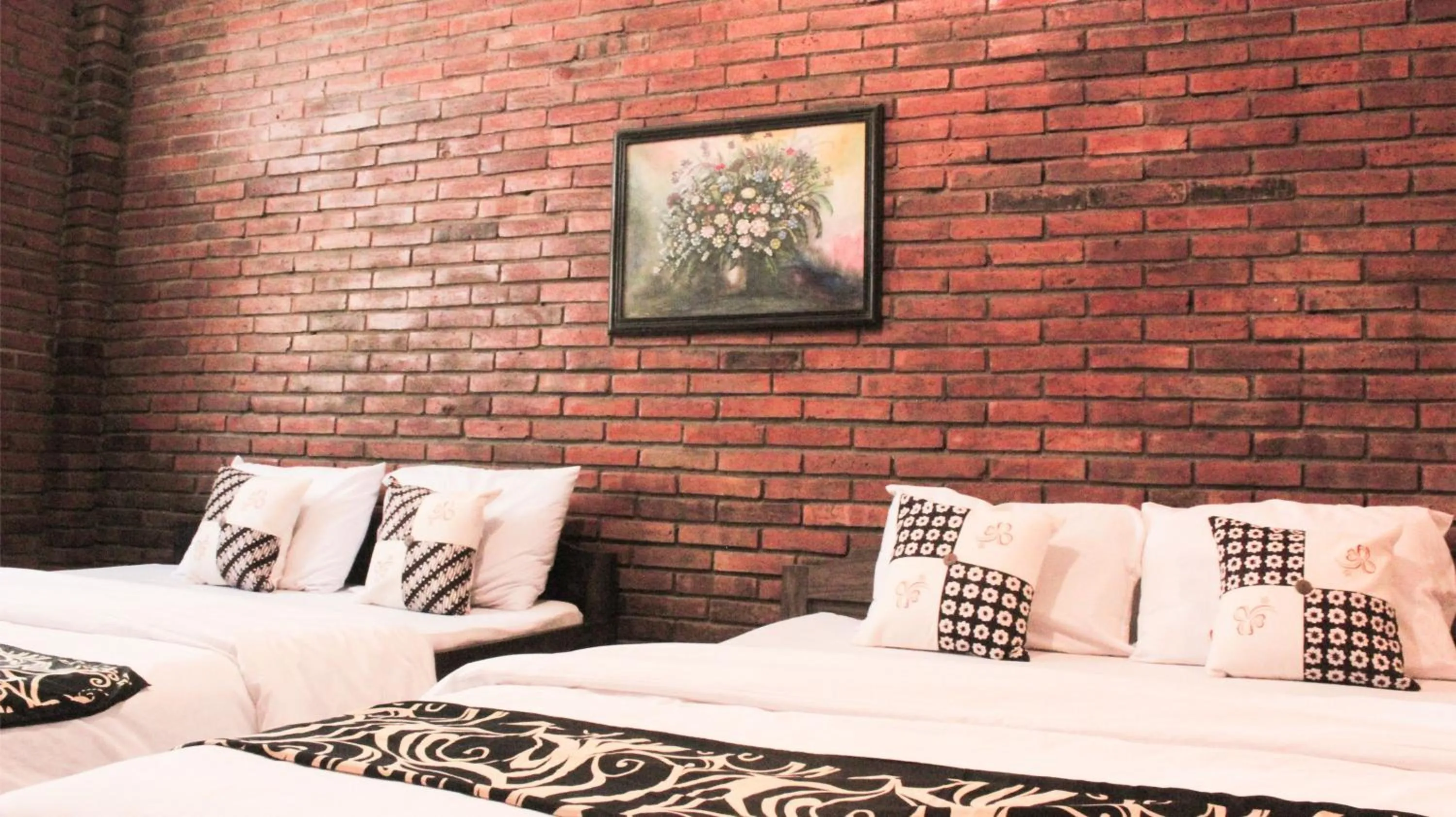 Bed in nDalem Joglo Krawitan Syariah