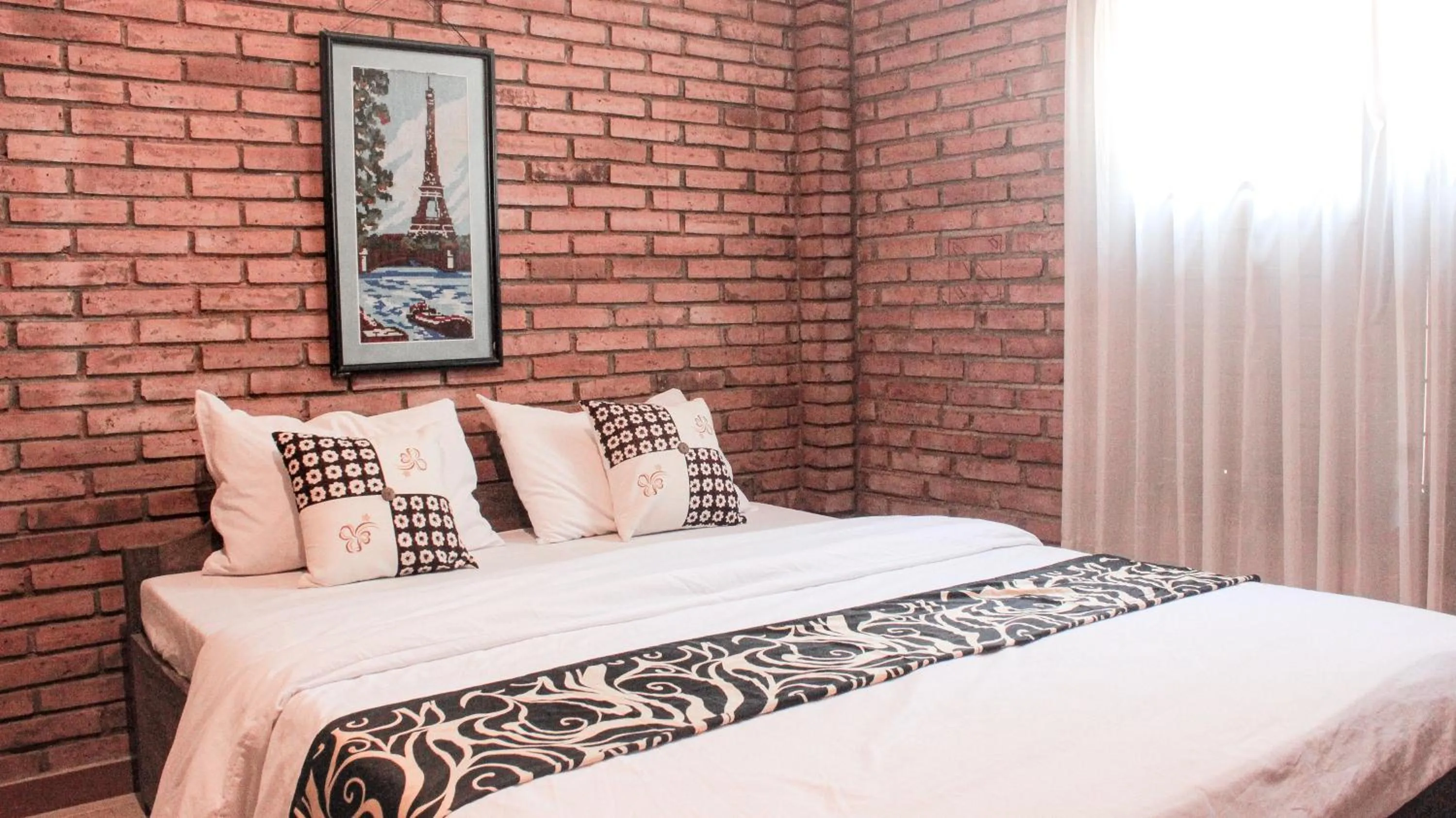 Bed in nDalem Joglo Krawitan Syariah