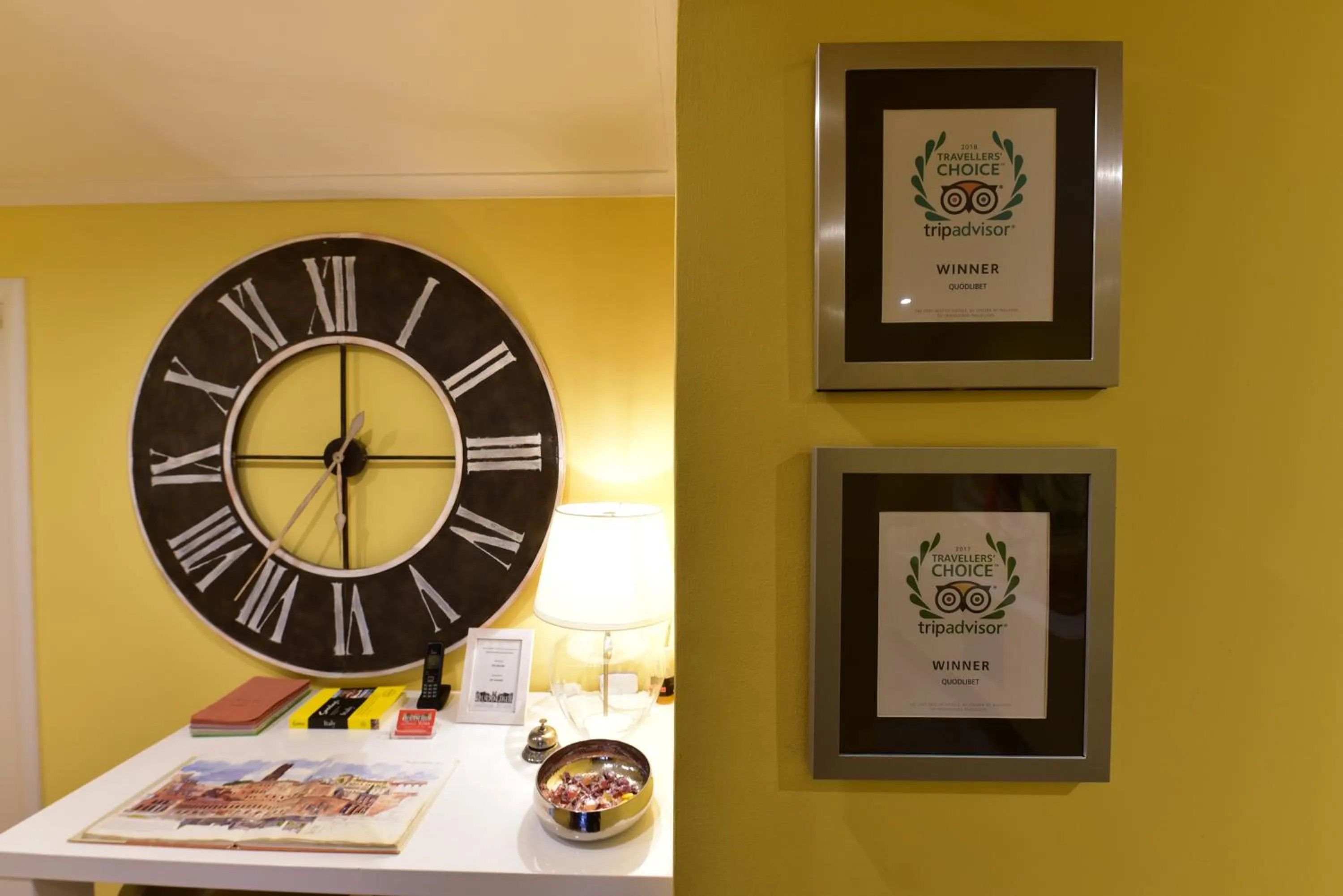 Lobby or reception in QuodLibet