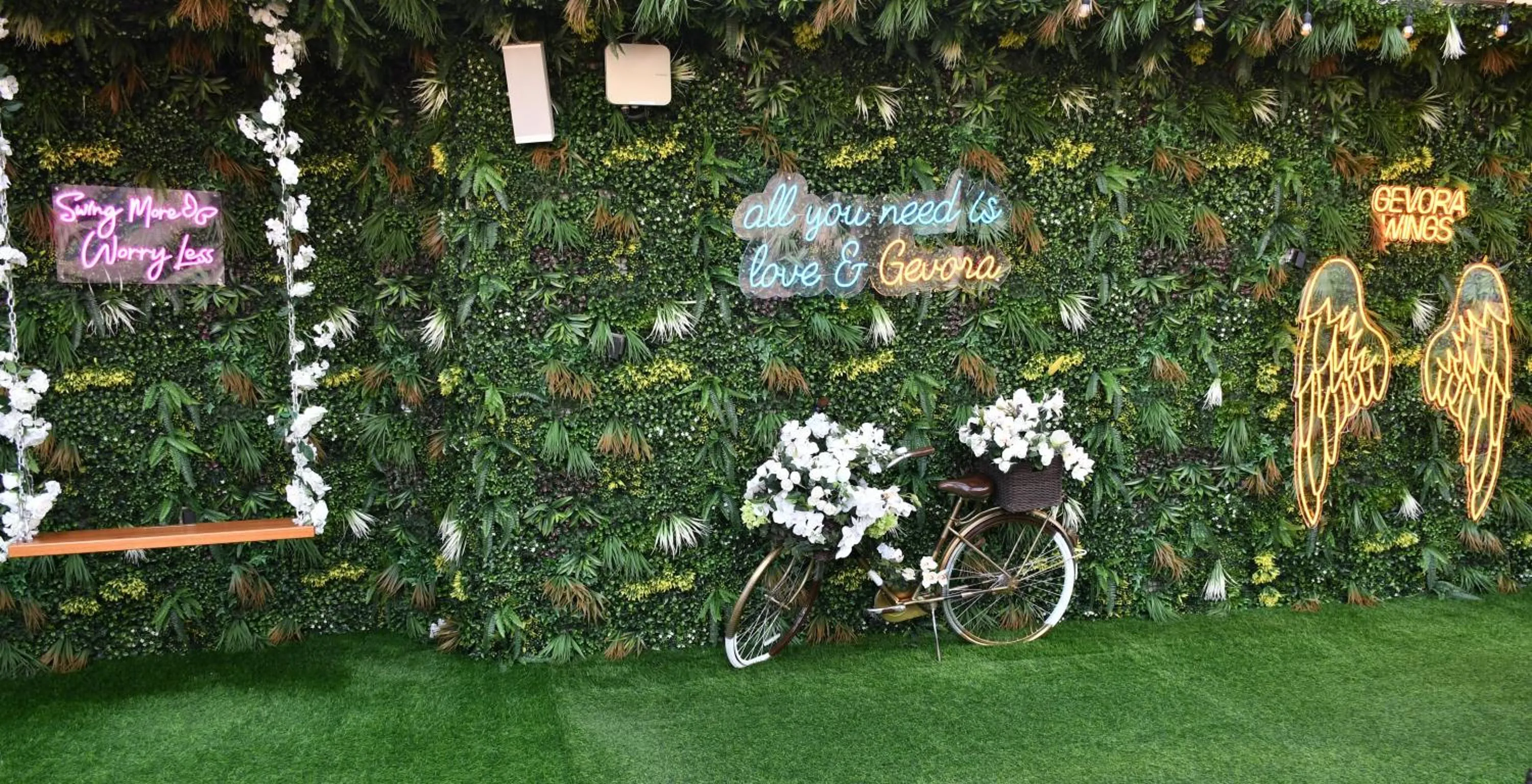 Swimming pool in Gevora Hotel