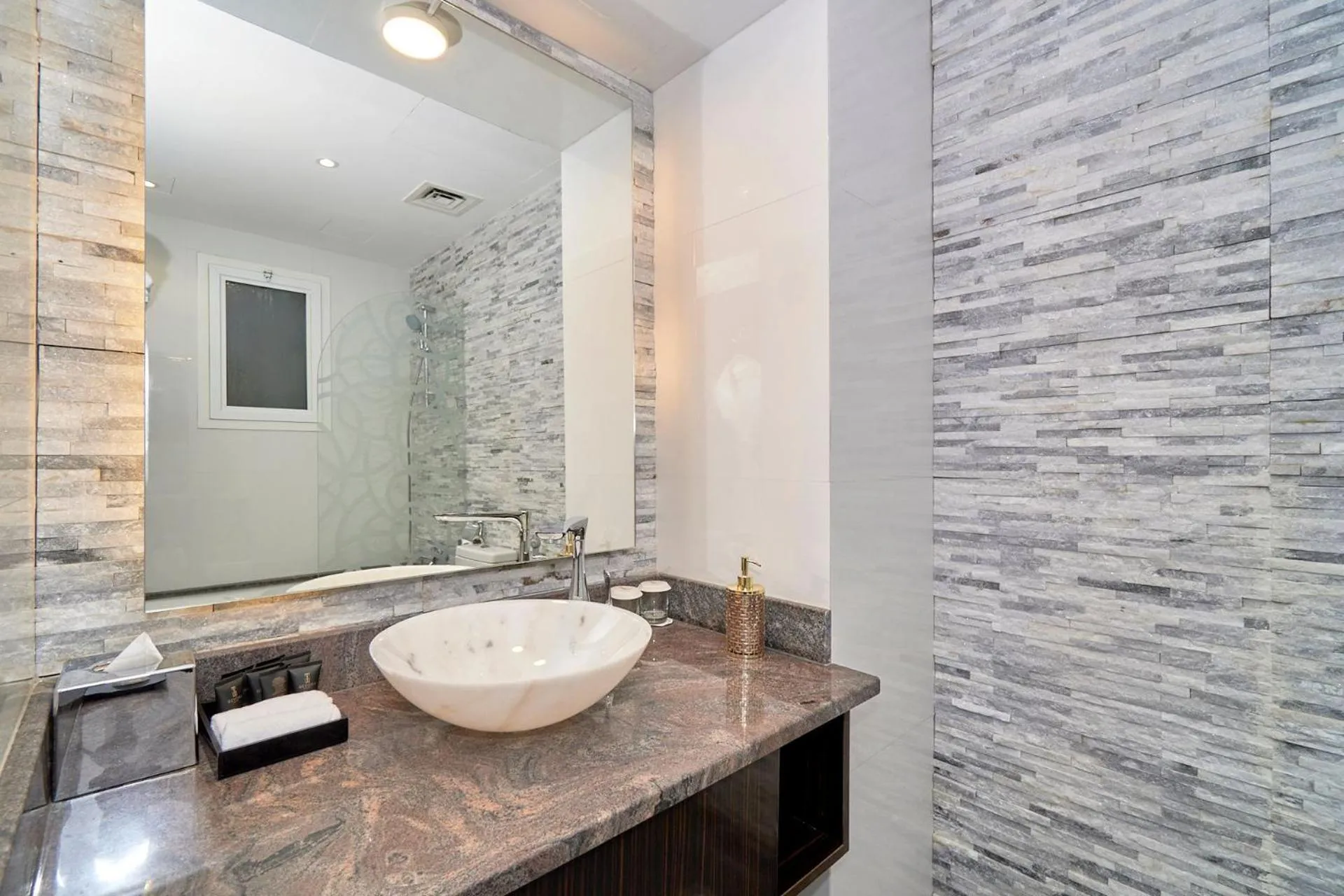 Bathroom in Gevora Hotel