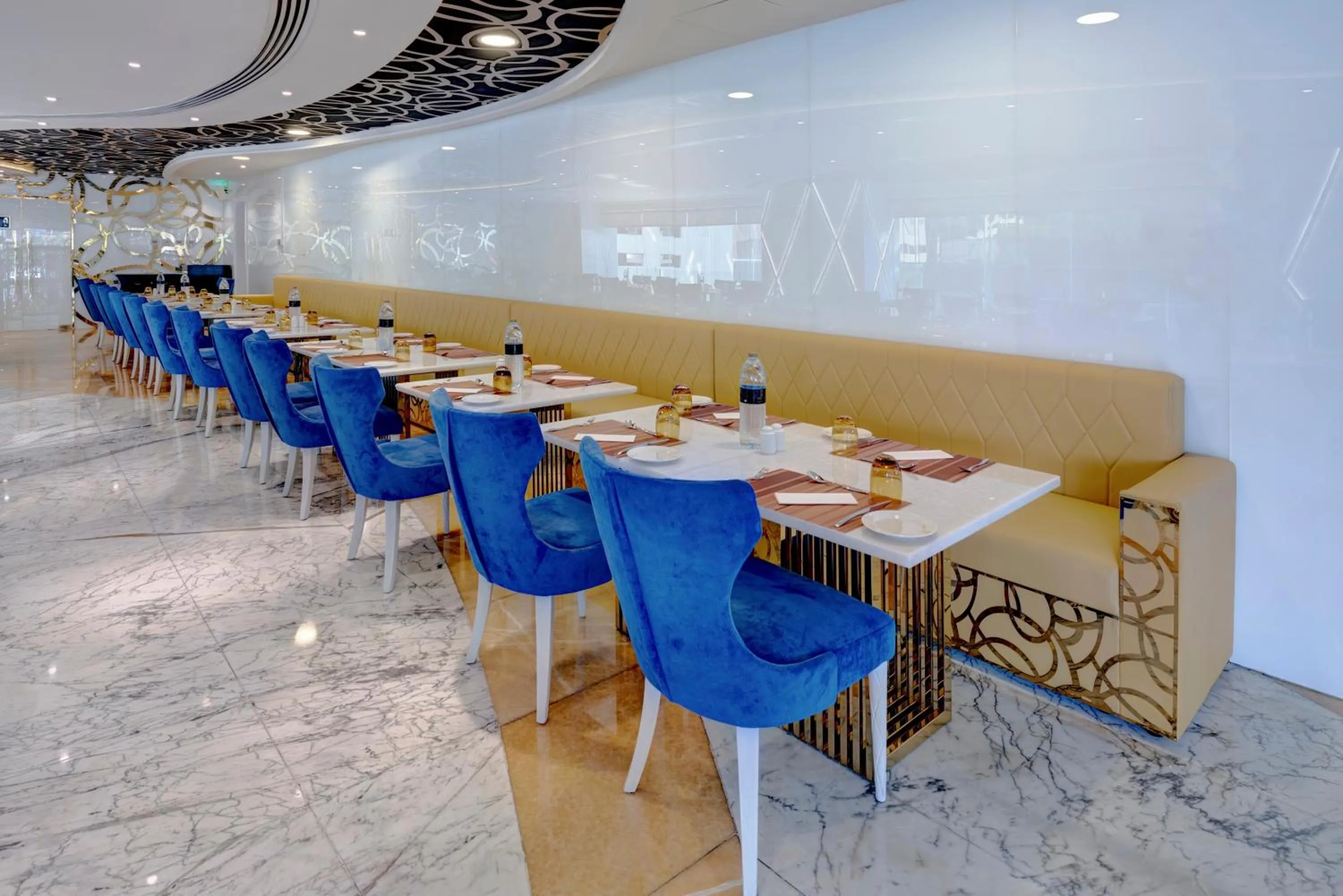 Restaurant/places to eat in Gevora Hotel