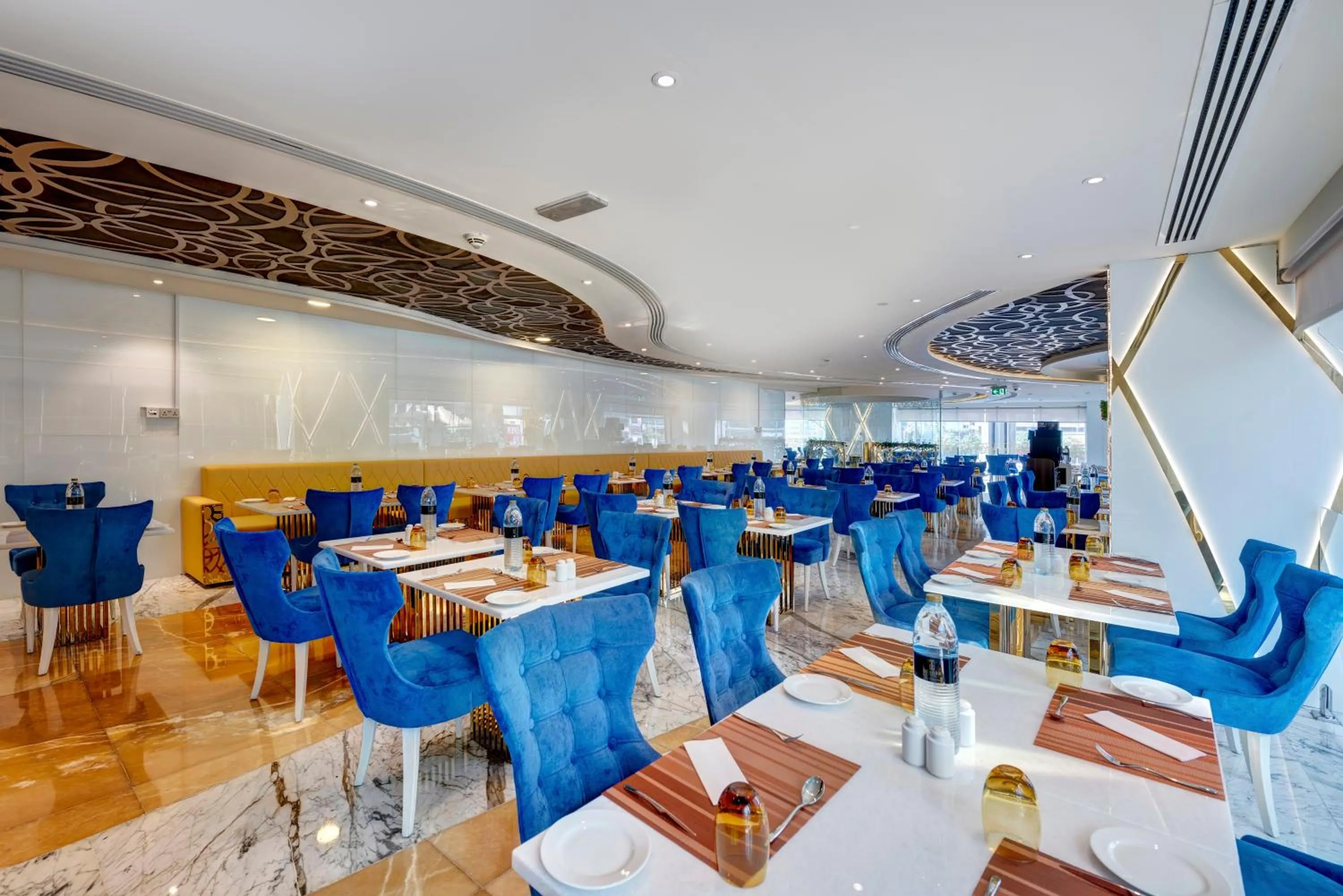 Restaurant/places to eat in Gevora Hotel