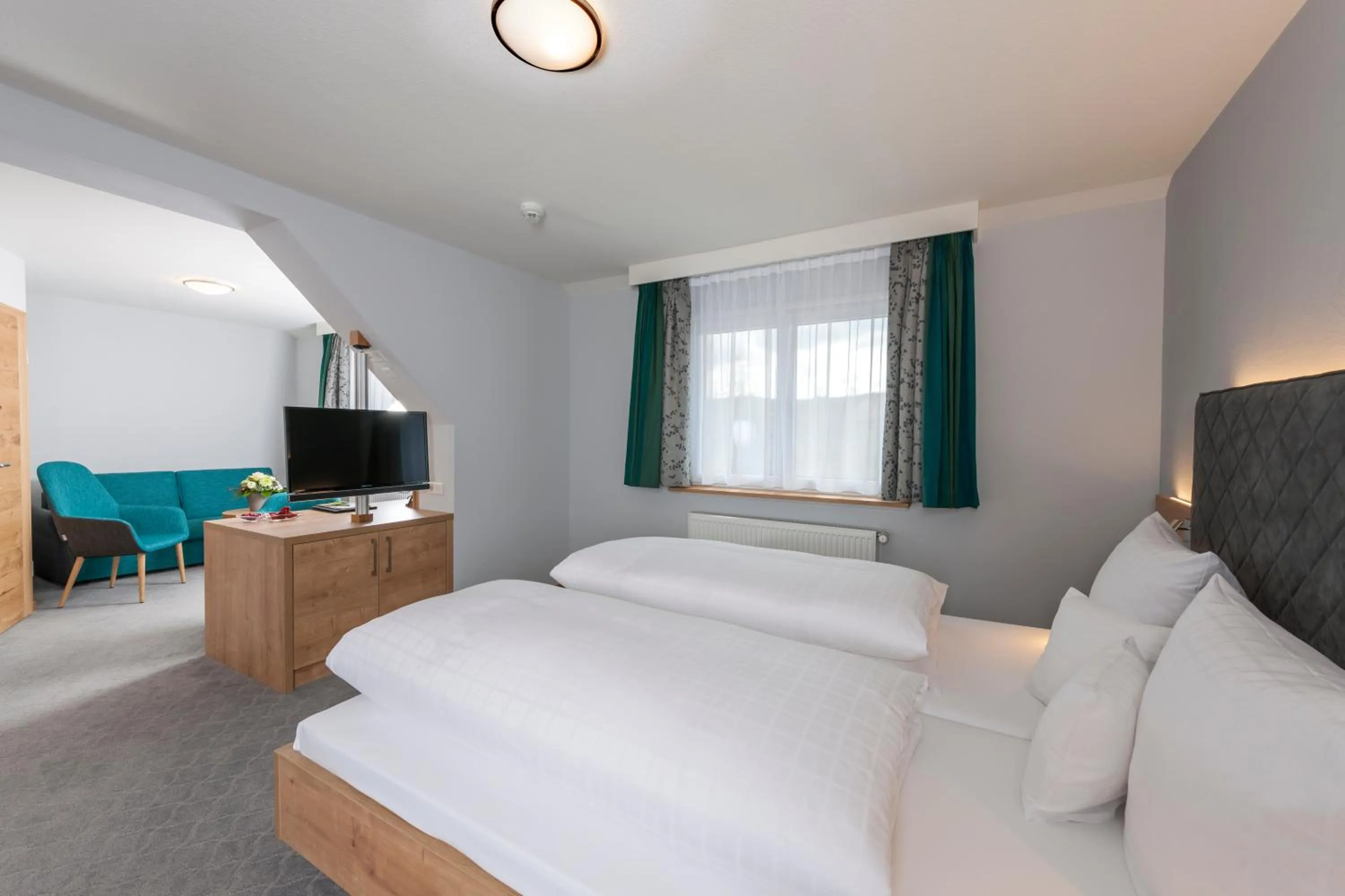 Photo of the whole room in Hotel Rössle