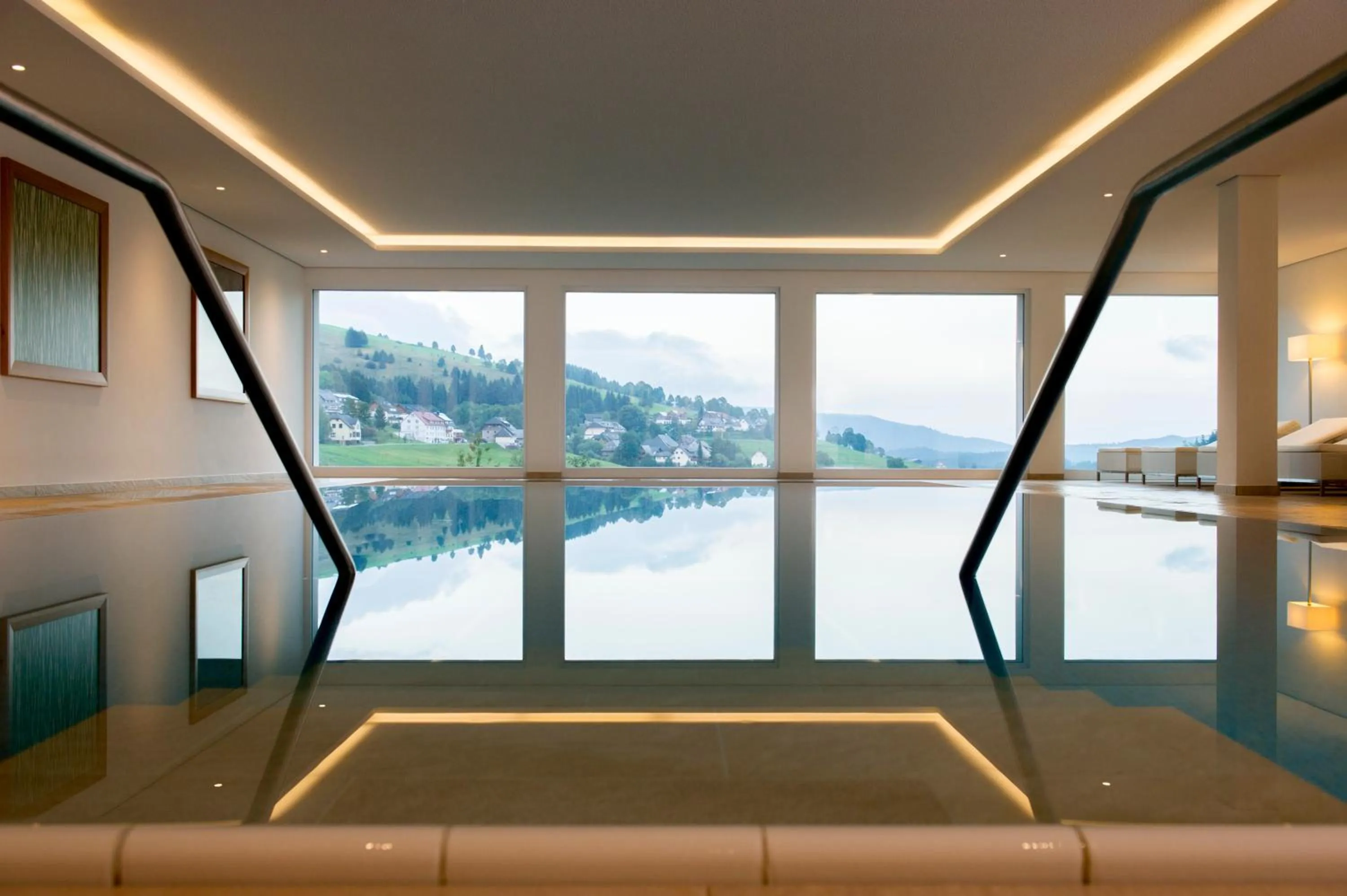 Swimming pool in Hotel Rössle