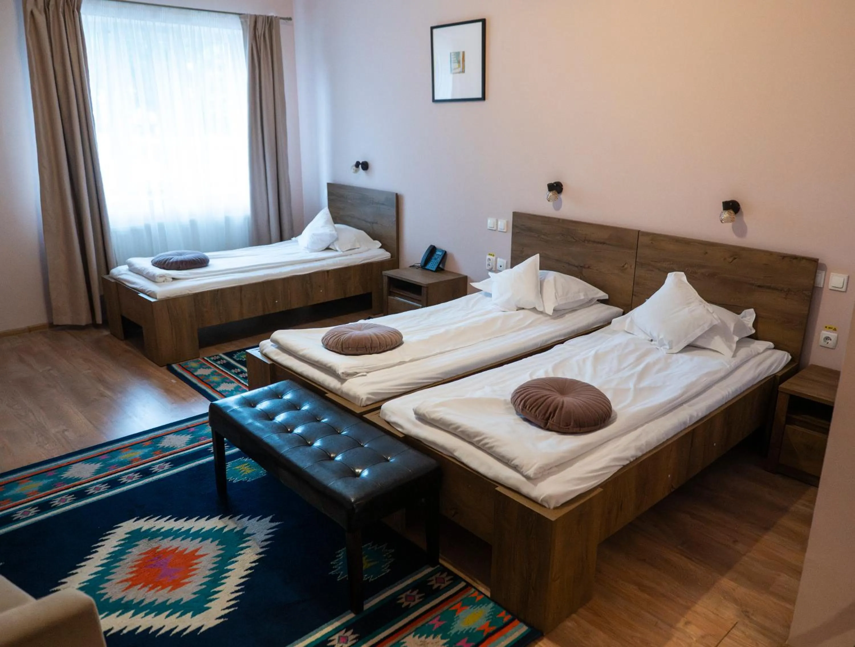 Photo of the whole room, Bed in Conacul Domnesc