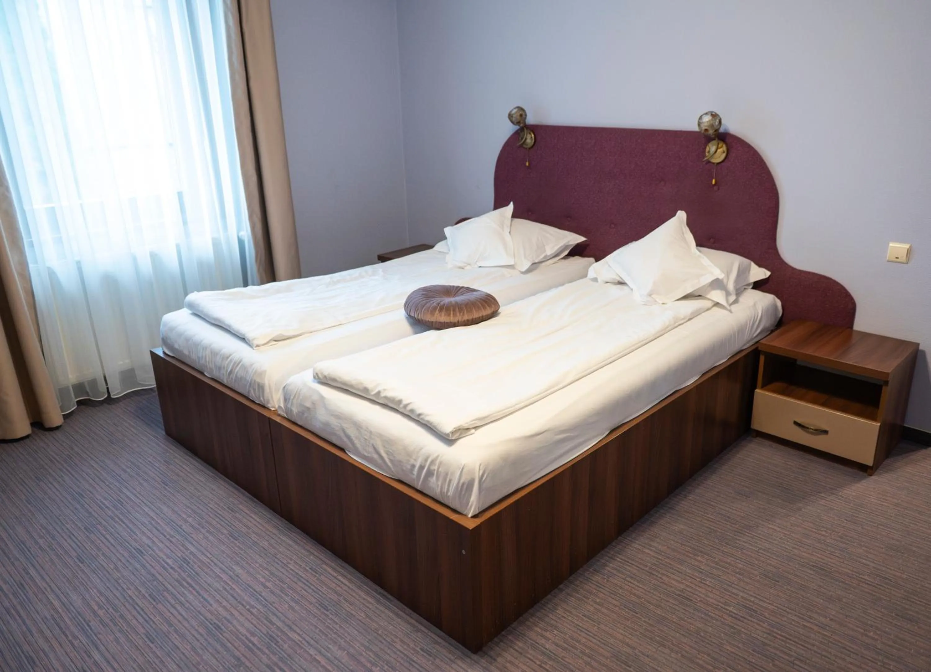 Photo of the whole room, Bed in Conacul Domnesc