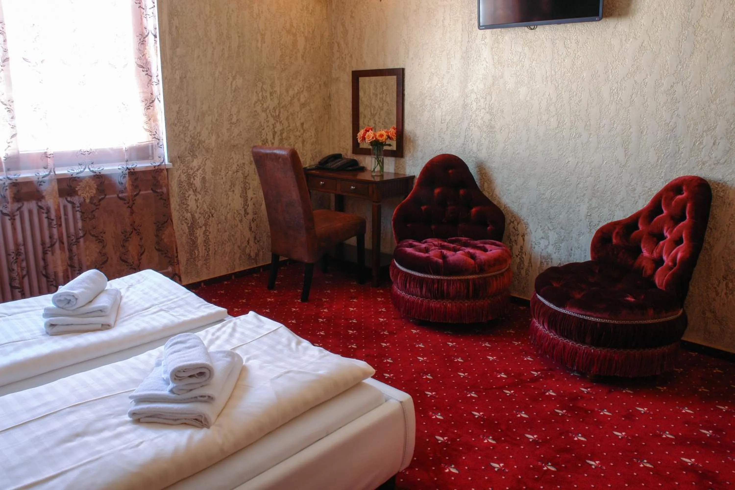 Photo of the whole room, Bed in Hotel Krone