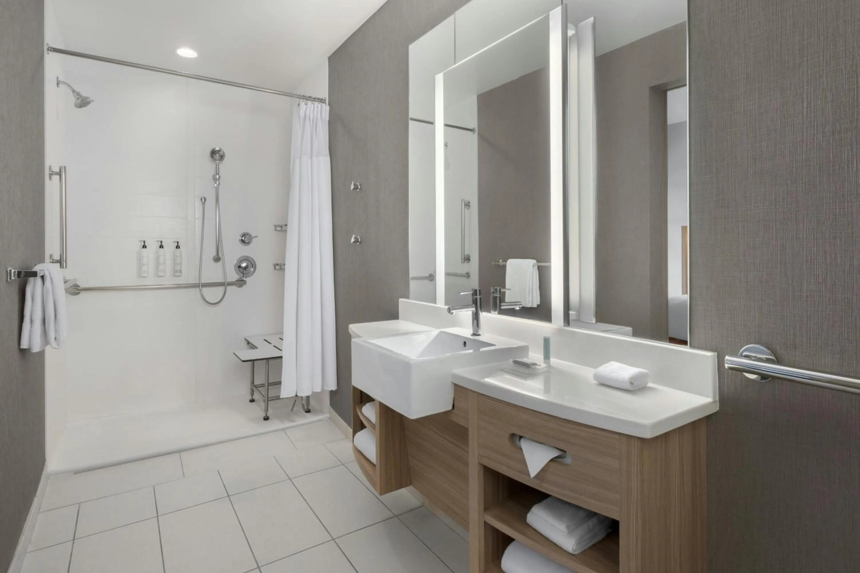 Bathroom in Springhill Suites By Marriott Athens Downtown/University Area